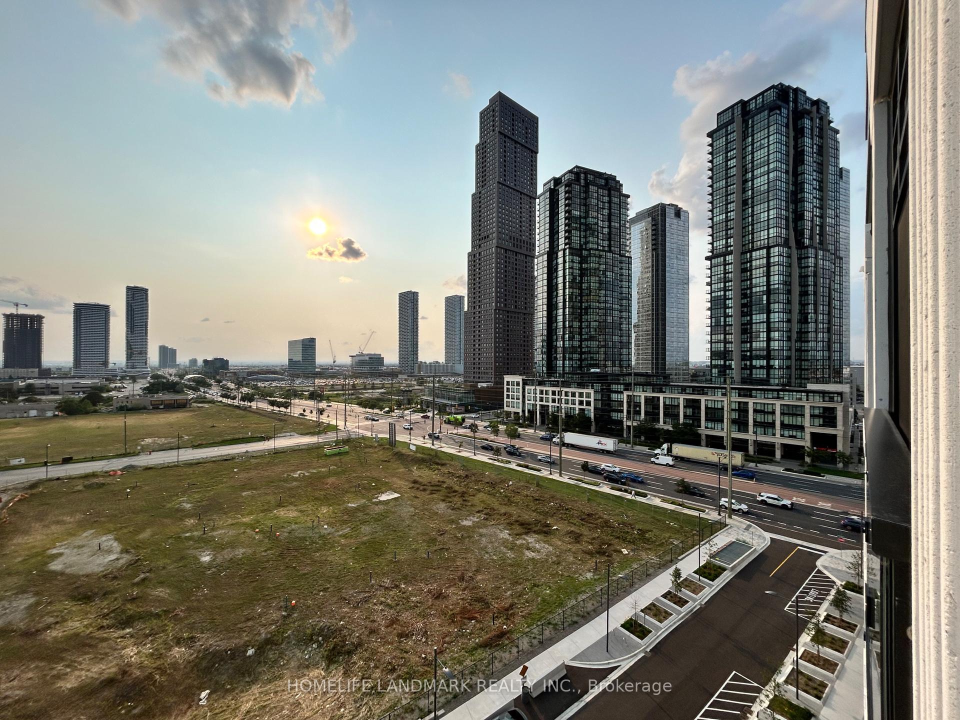 Photo 8 of Unit 803, 21 Meadowdale Road, Vaughan, Vaughan Corporate Centre — HOMEH