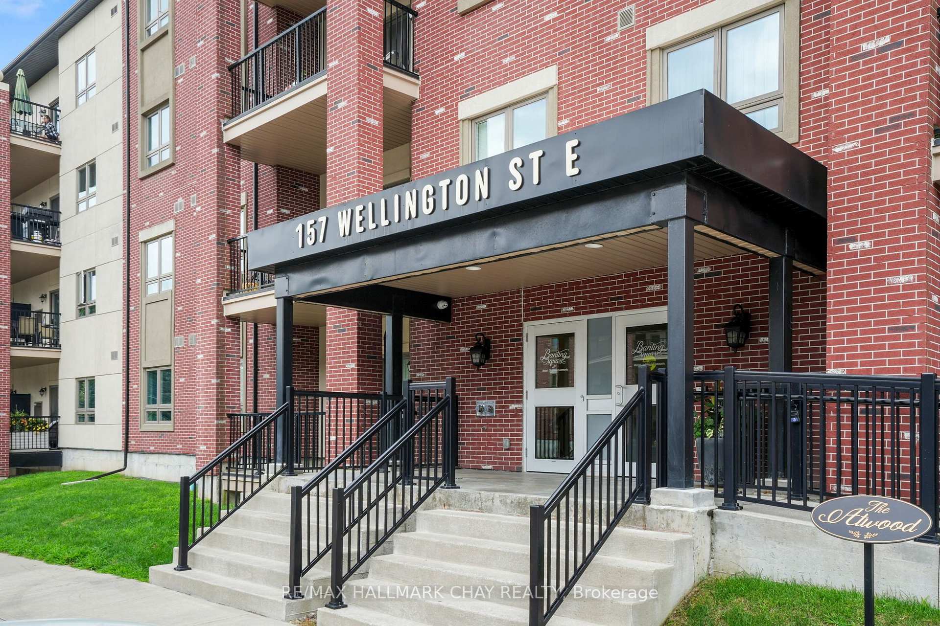 Photo 5 of Unit 404, 157 Wellington Street E, New Tecumseth, Alliston — HOMEH