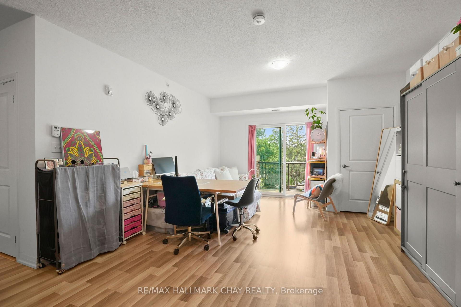 Photo 11 of Unit 404, 157 Wellington Street E, New Tecumseth, Alliston — HOMEH