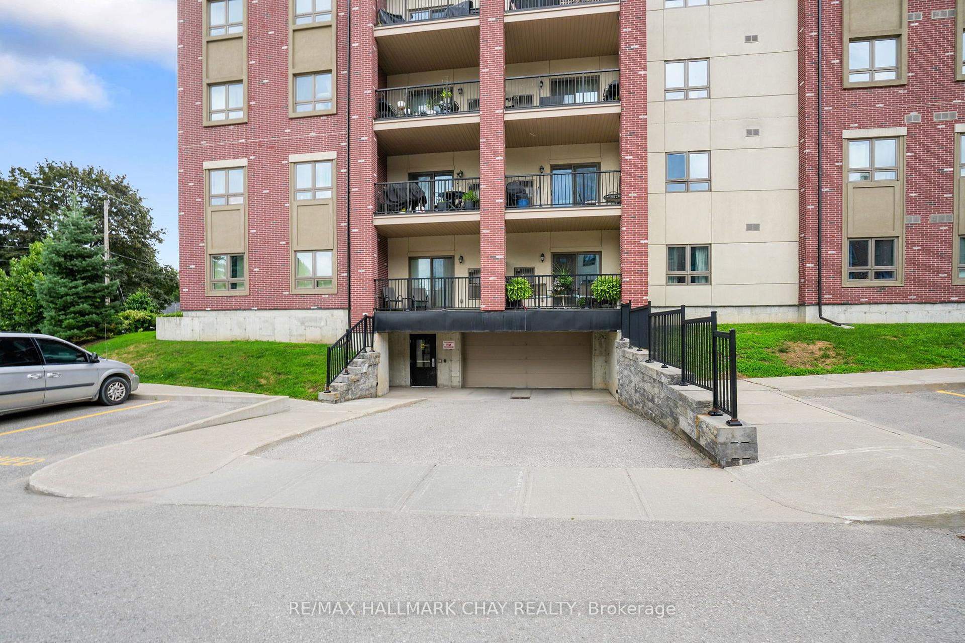 Photo 34 of Unit 404, 157 Wellington Street E, New Tecumseth, Alliston — HOMEH