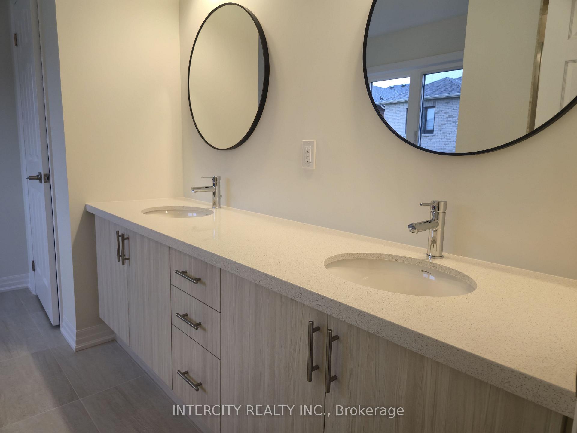Photo 9 of Unit Upper, 45 Pembrook Street, Caledon, Bolton East — HOMEH