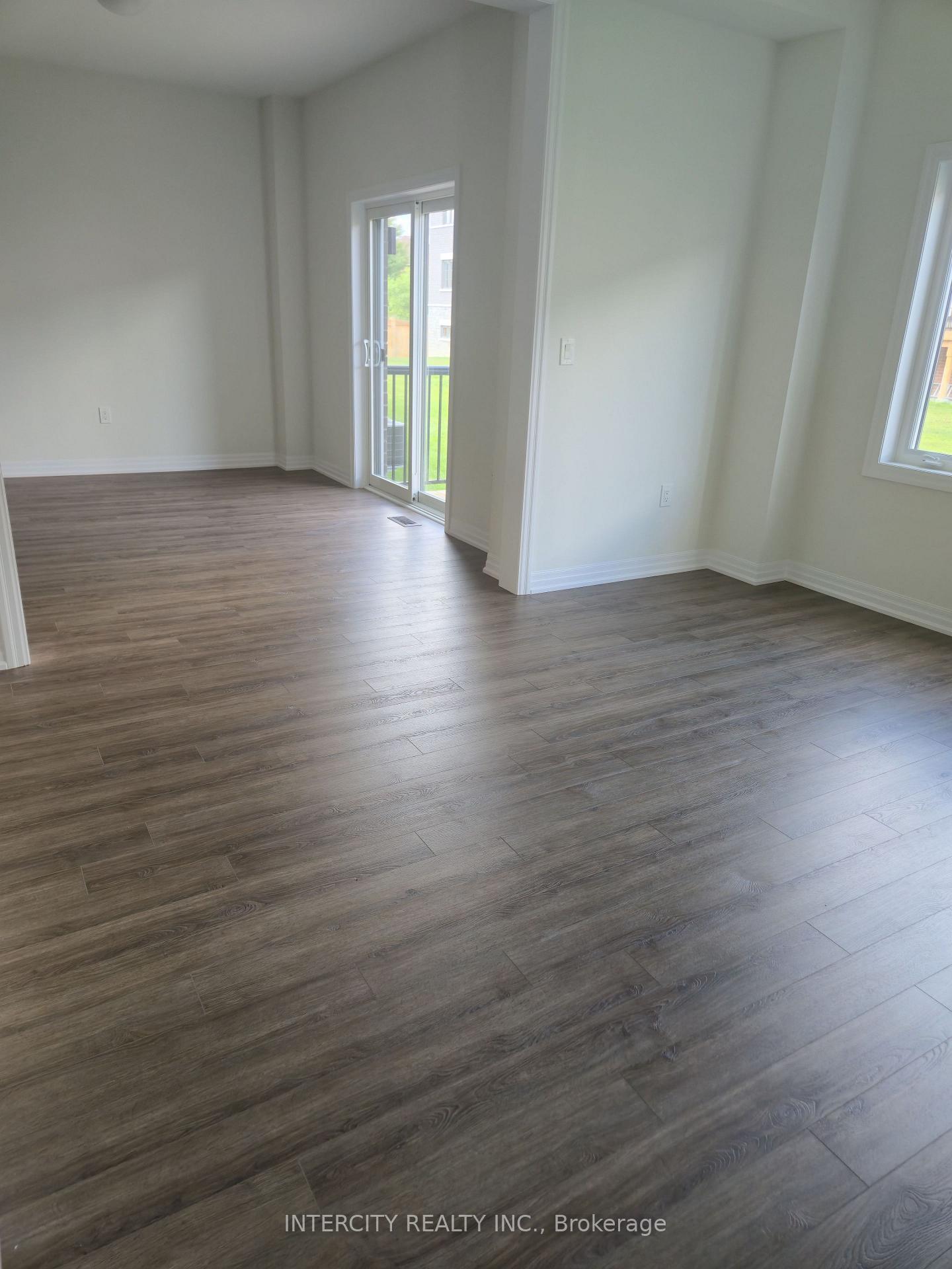 Photo 10 of Unit Upper, 45 Pembrook Street, Caledon, Bolton East — HOMEH