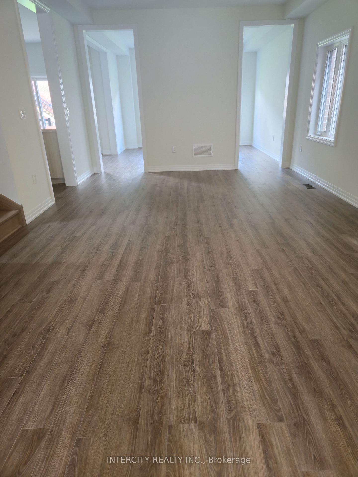 Photo 12 of Unit Upper, 45 Pembrook Street, Caledon, Bolton East — HOMEH