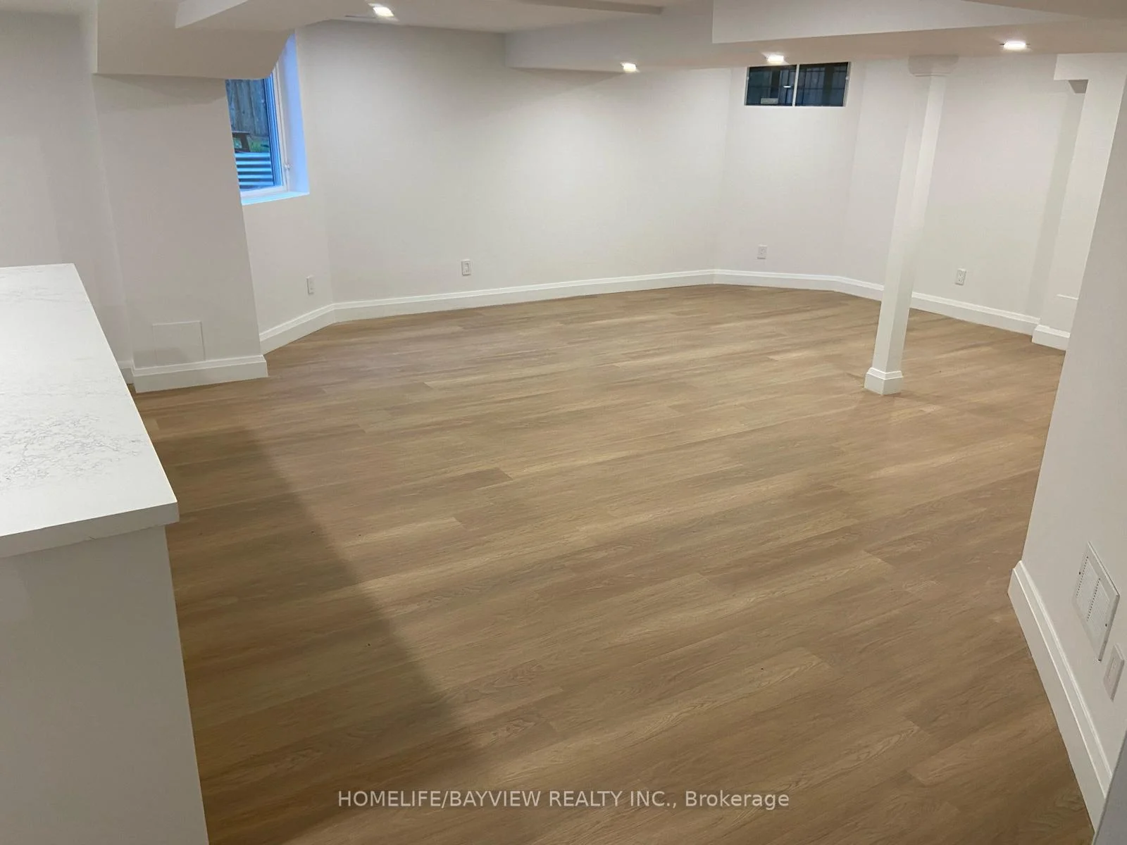 Photo 4 of 115 Newport Square, Vaughan, Uplands — HOMEH