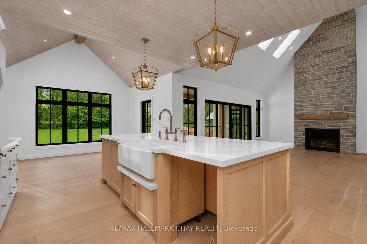 Photo 16 of 25 Heatherwood Drive, Springwater, Midhurst — HOMEH