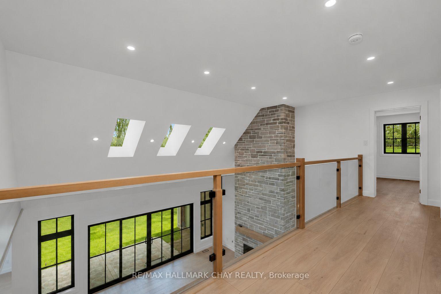 Photo 21 of 25 Heatherwood Drive, Springwater, Midhurst — HOMEH