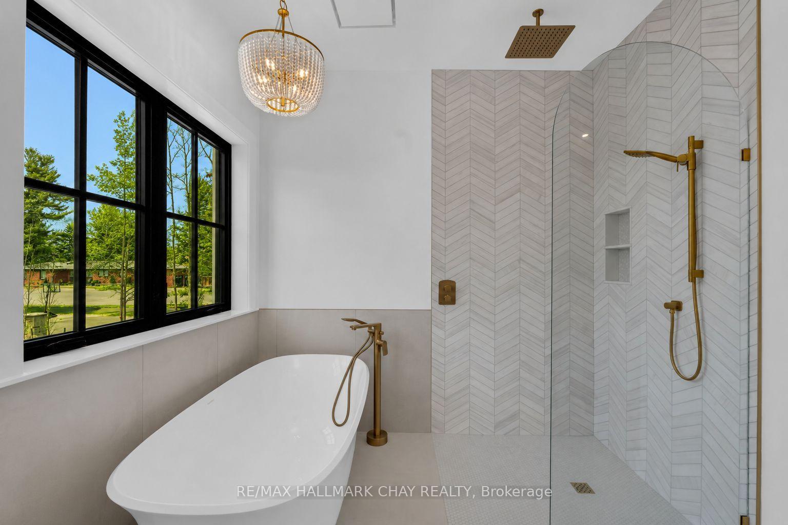 Photo 22 of 25 Heatherwood Drive, Springwater, Midhurst — HOMEH