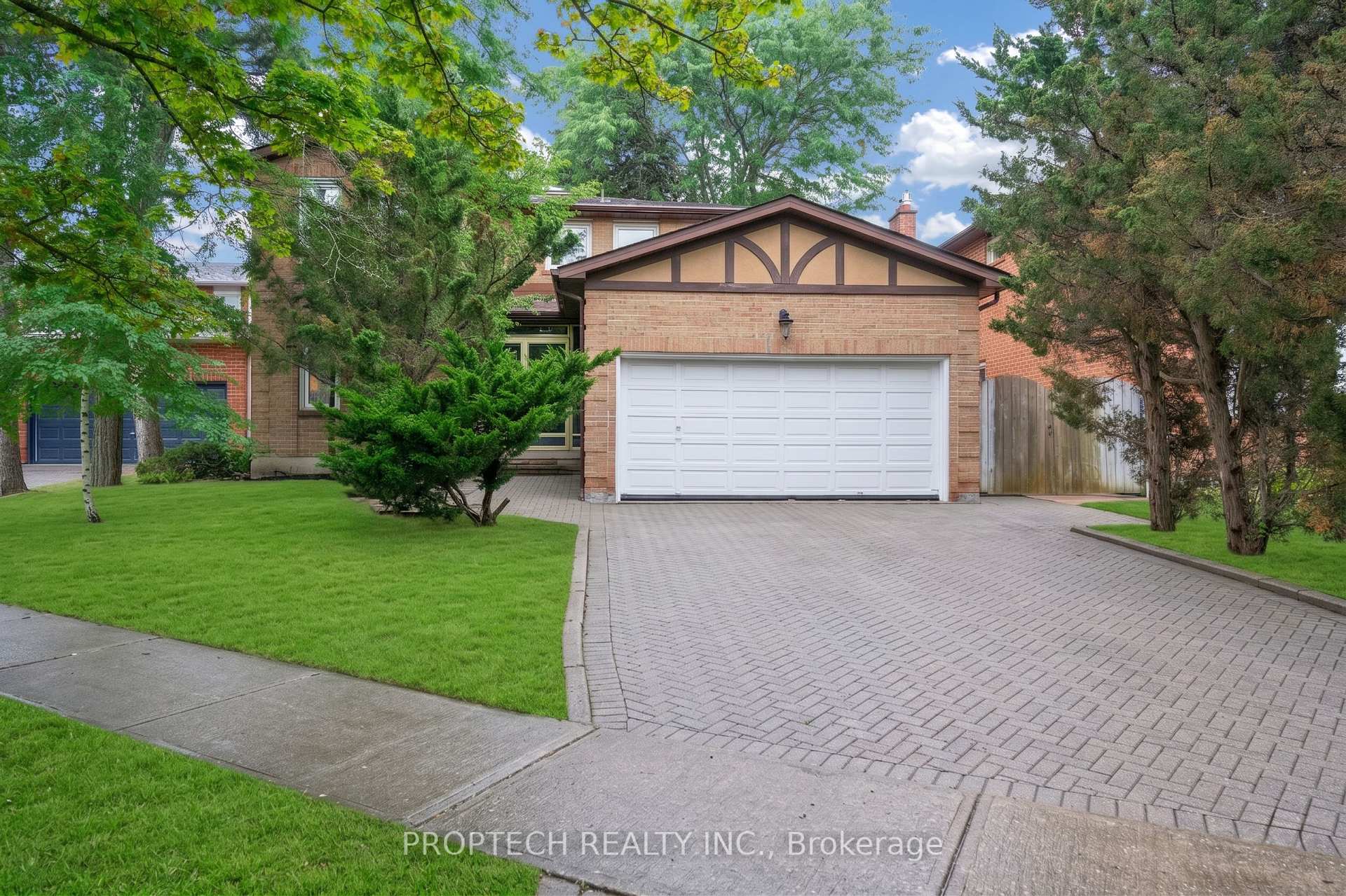 Photo of 245 Fincham Avenue