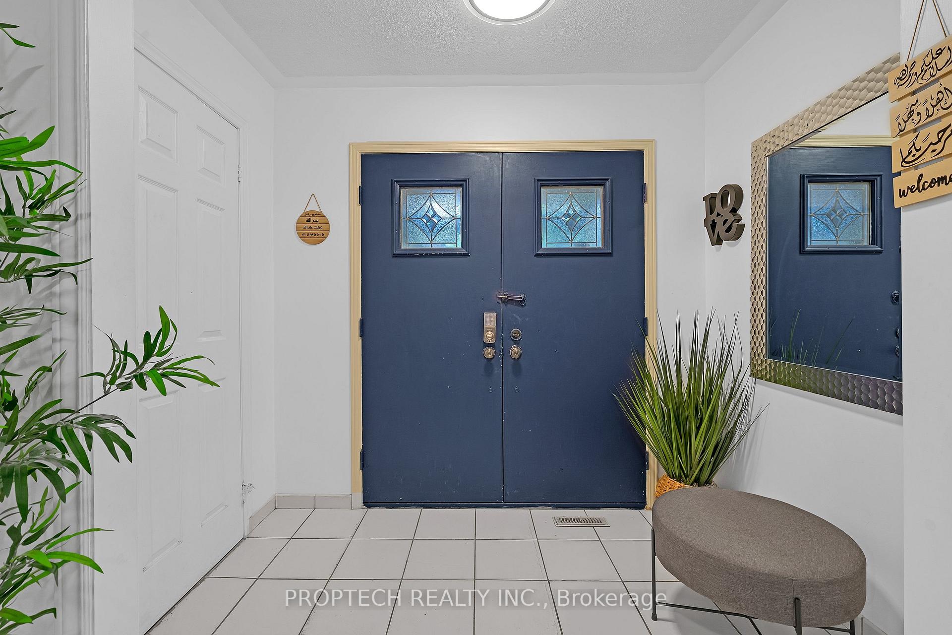 Photo 4 of 245 Fincham Avenue, Markham, Markham Village — HOMEH