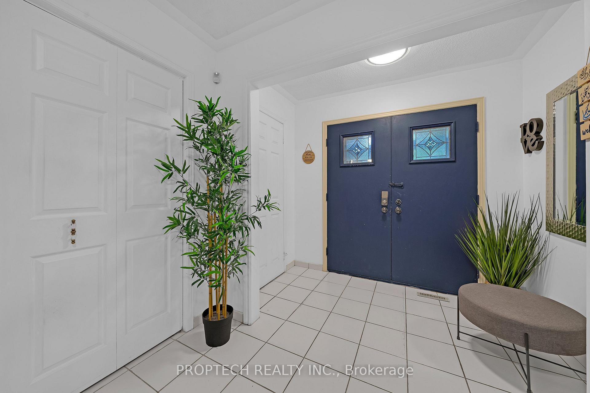 Photo 5 of 245 Fincham Avenue, Markham, Markham Village — HOMEH