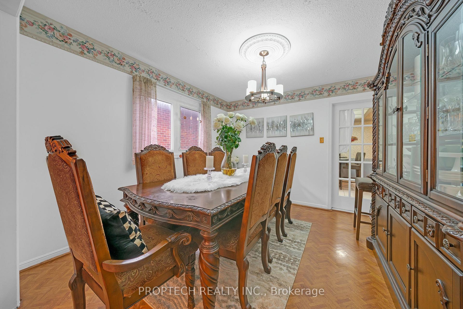 Photo 10 of 245 Fincham Avenue, Markham, Markham Village — HOMEH