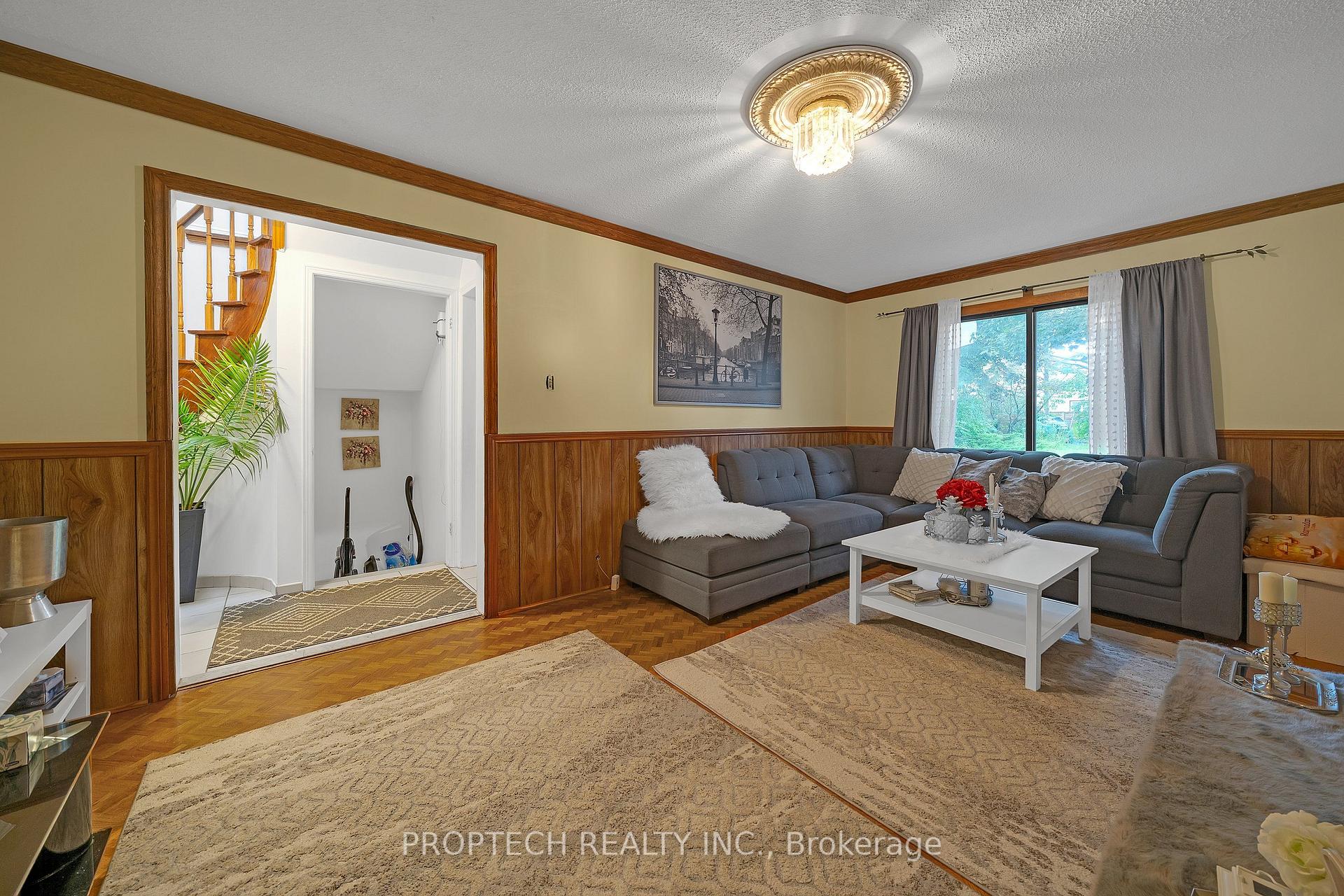 Photo 14 of 245 Fincham Avenue, Markham, Markham Village — HOMEH