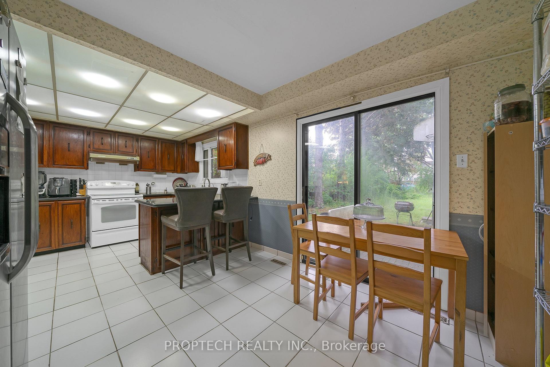 Photo 17 of 245 Fincham Avenue, Markham, Markham Village — HOMEH