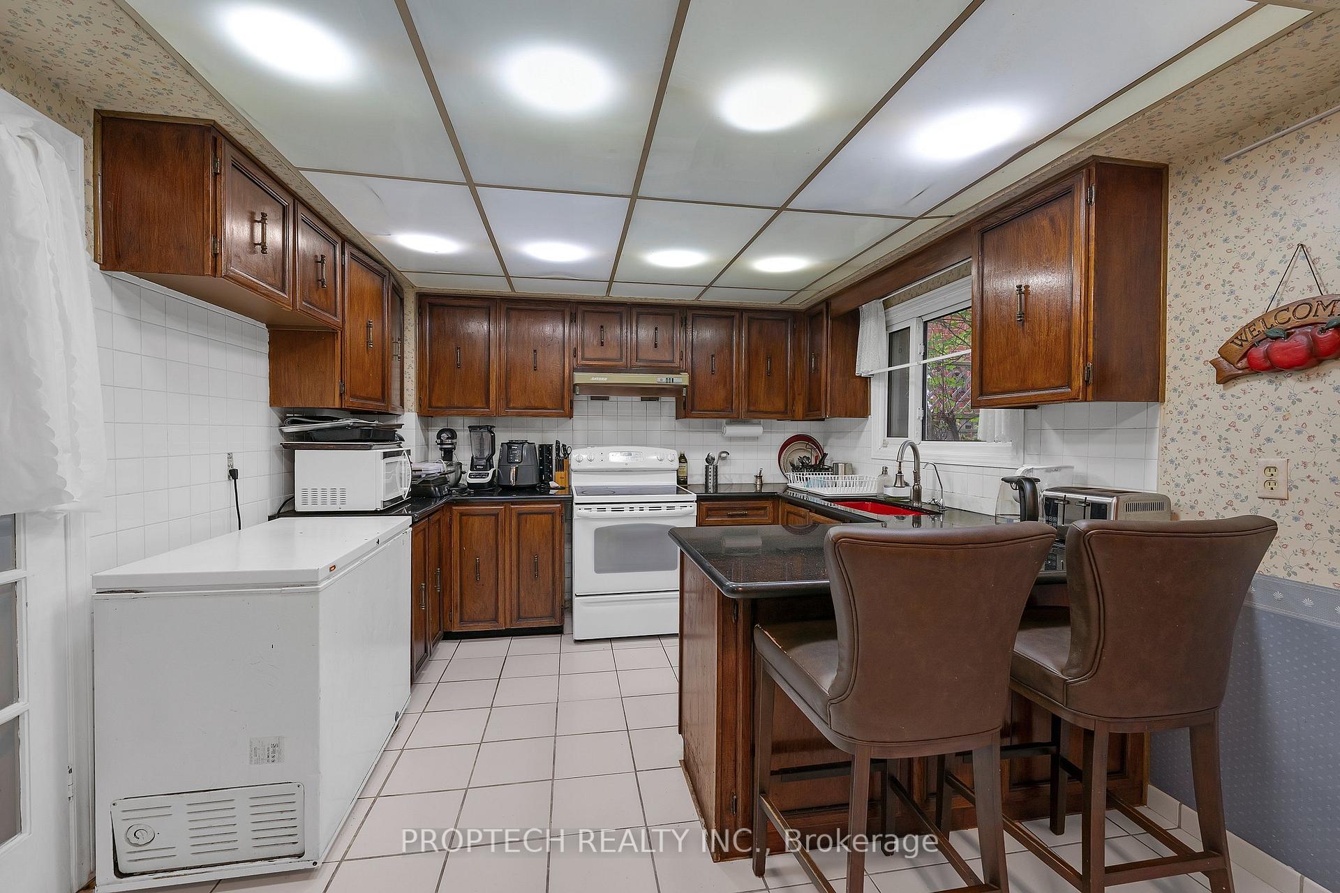 Photo 18 of 245 Fincham Avenue, Markham, Markham Village — HOMEH