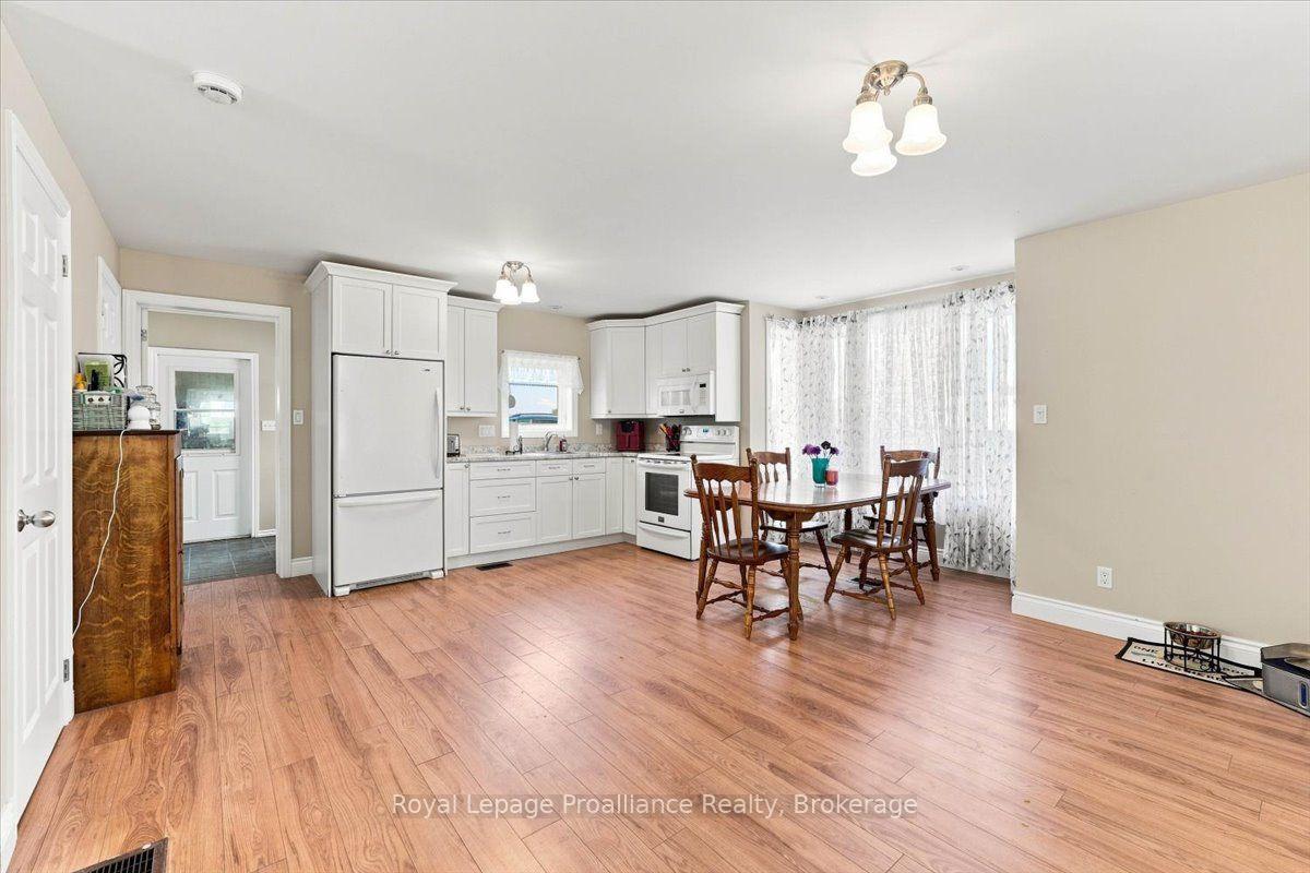 Photo 8 of 611 County Rd 15, Prince Edward County, Sophiasburg Ward — HOMEH