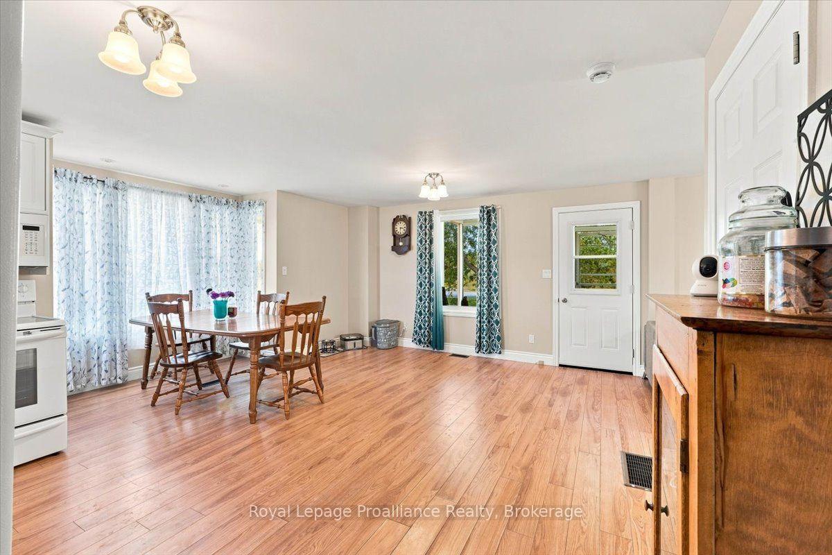 Photo 10 of 611 County Rd 15, Prince Edward County, Sophiasburg Ward — HOMEH