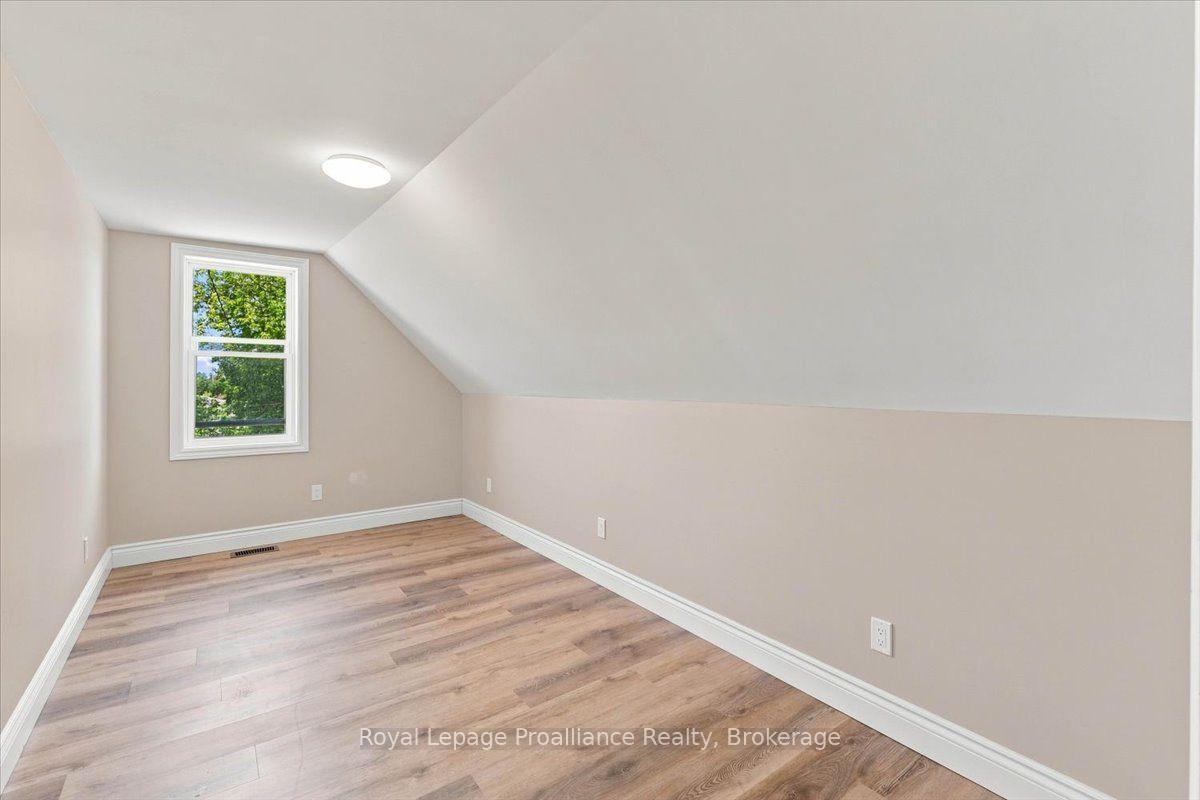 Photo 22 of 611 County Rd 15, Prince Edward County, Sophiasburg Ward — HOMEH