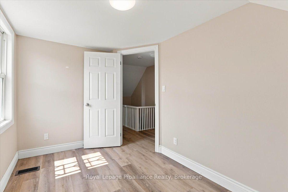 Photo 25 of 611 County Rd 15, Prince Edward County, Sophiasburg Ward — HOMEH