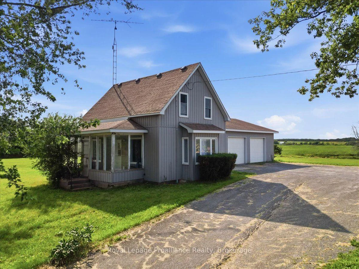 Photo 5 of 611 County Rd 15, Prince Edward County, Sophiasburg Ward — HOMEH