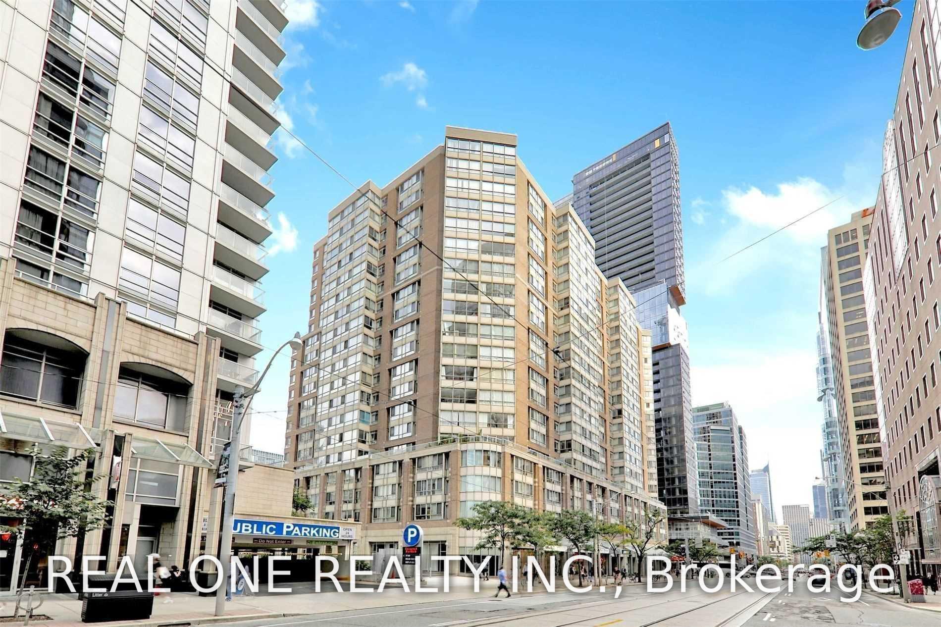 Front of Unit 1612, 711 Bay Street