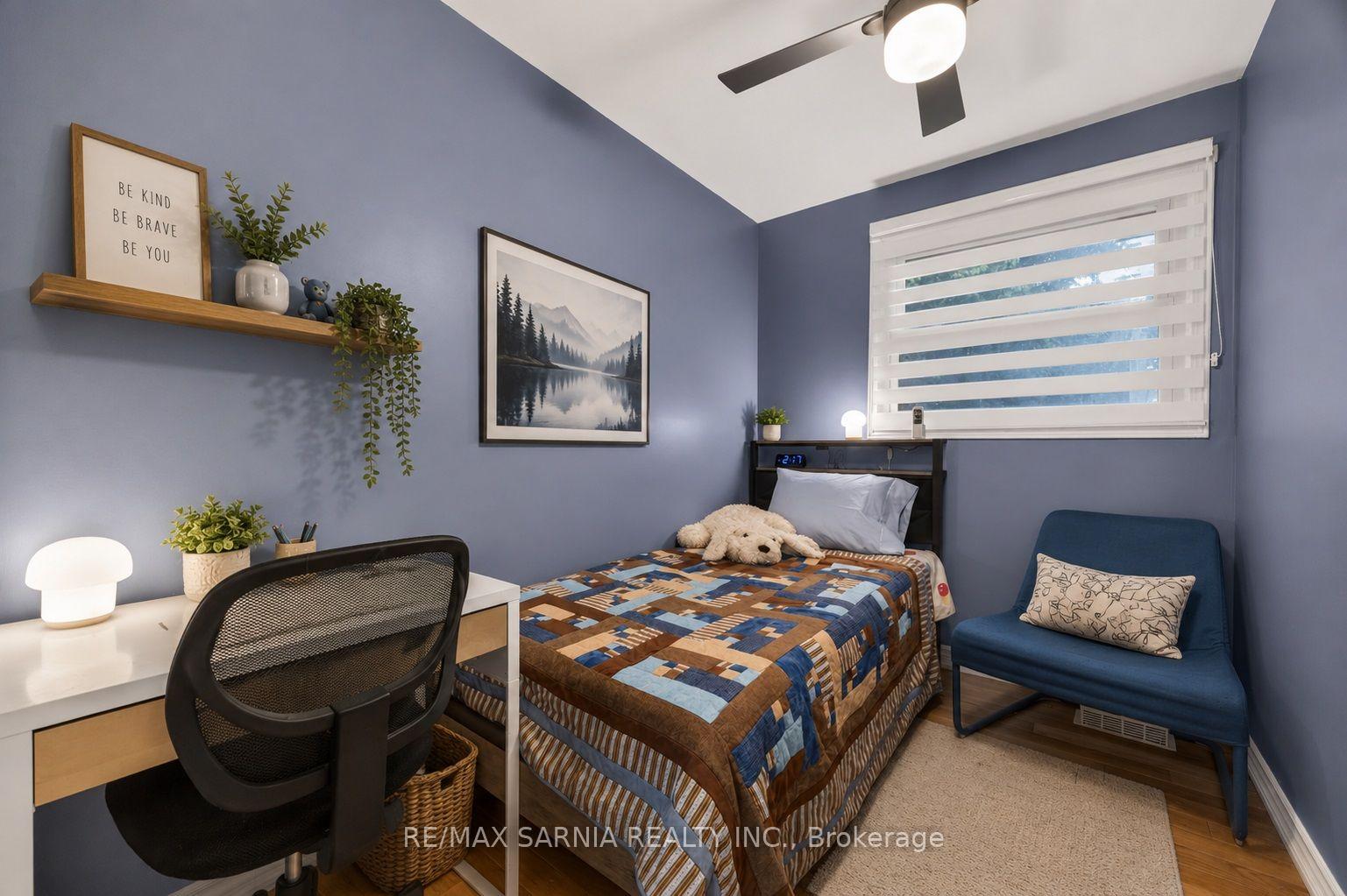 Photo 19 of 70 Turner Drive, Sarnia — HOMEH