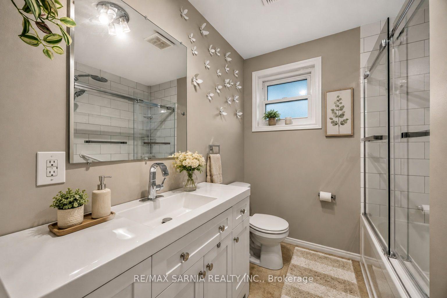 Photo 20 of 70 Turner Drive, Sarnia — HOMEH