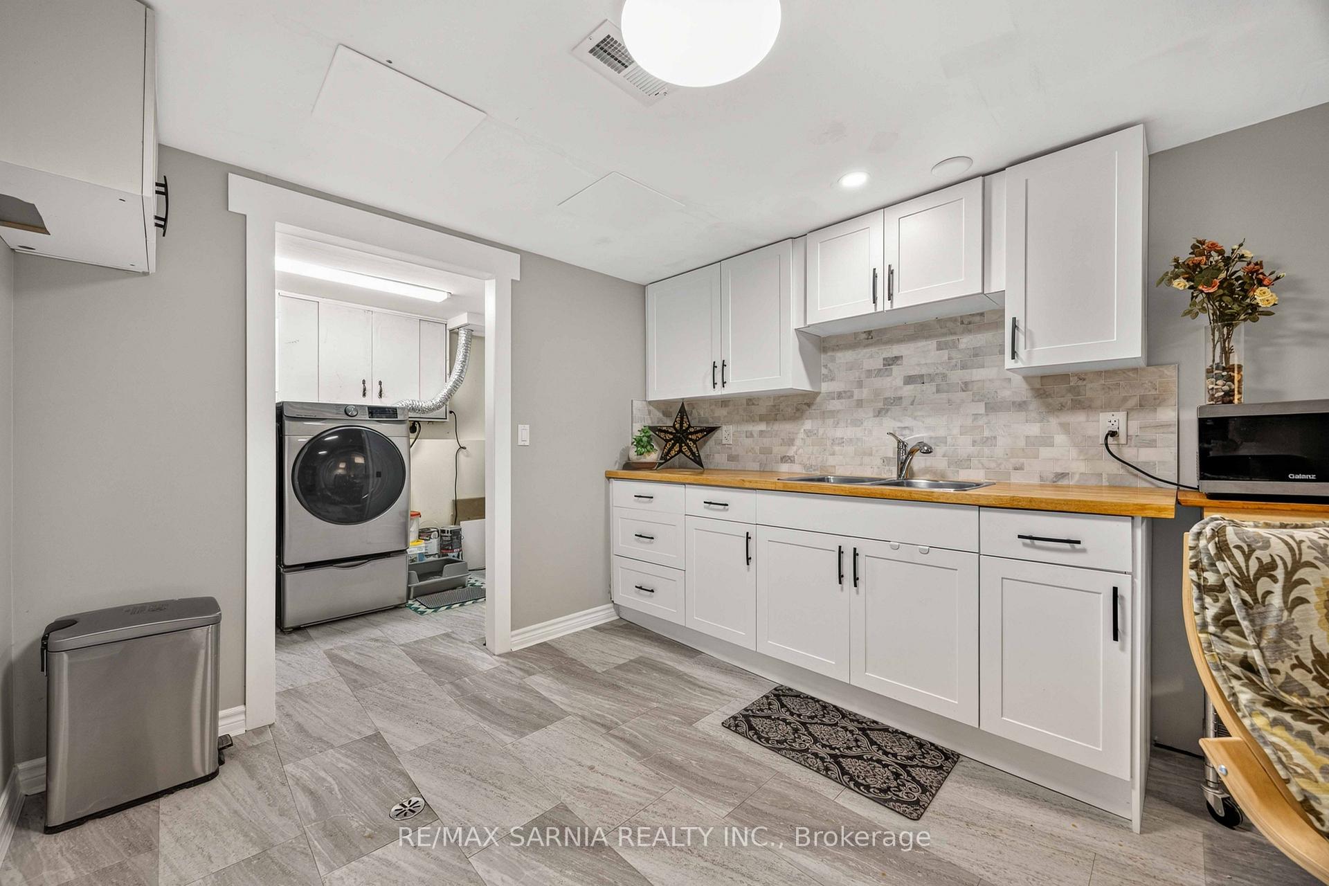 Photo 26 of 70 Turner Drive, Sarnia — HOMEH