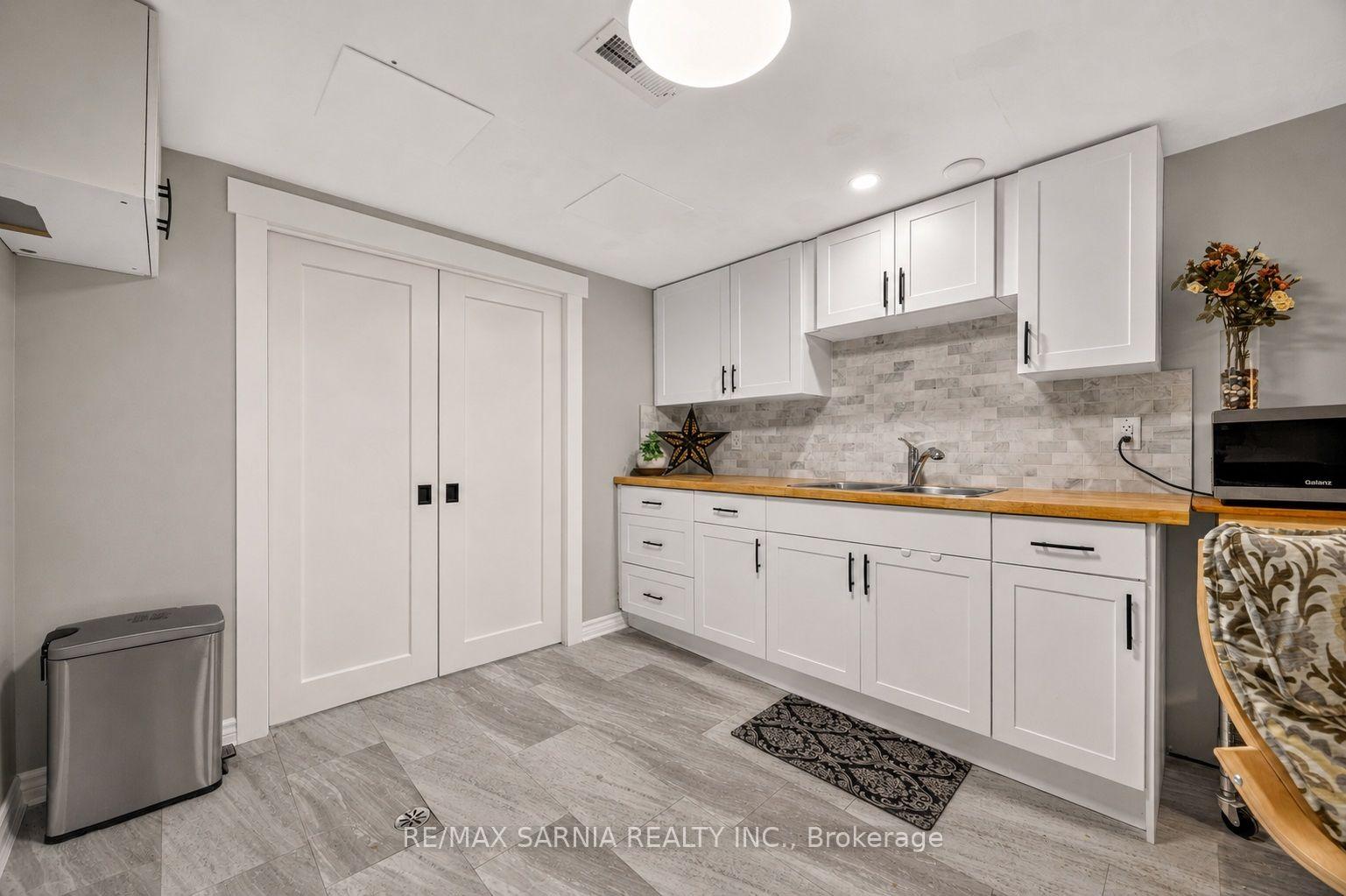Photo 27 of 70 Turner Drive, Sarnia — HOMEH