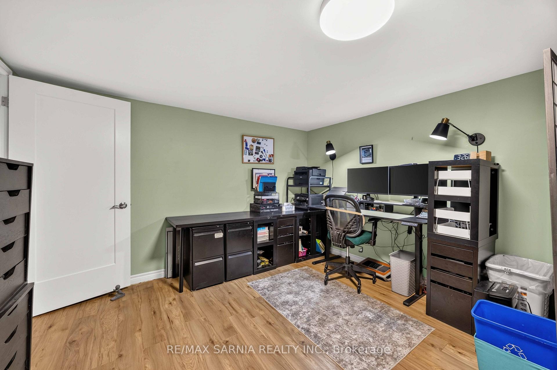 Photo 32 of 70 Turner Drive, Sarnia — HOMEH