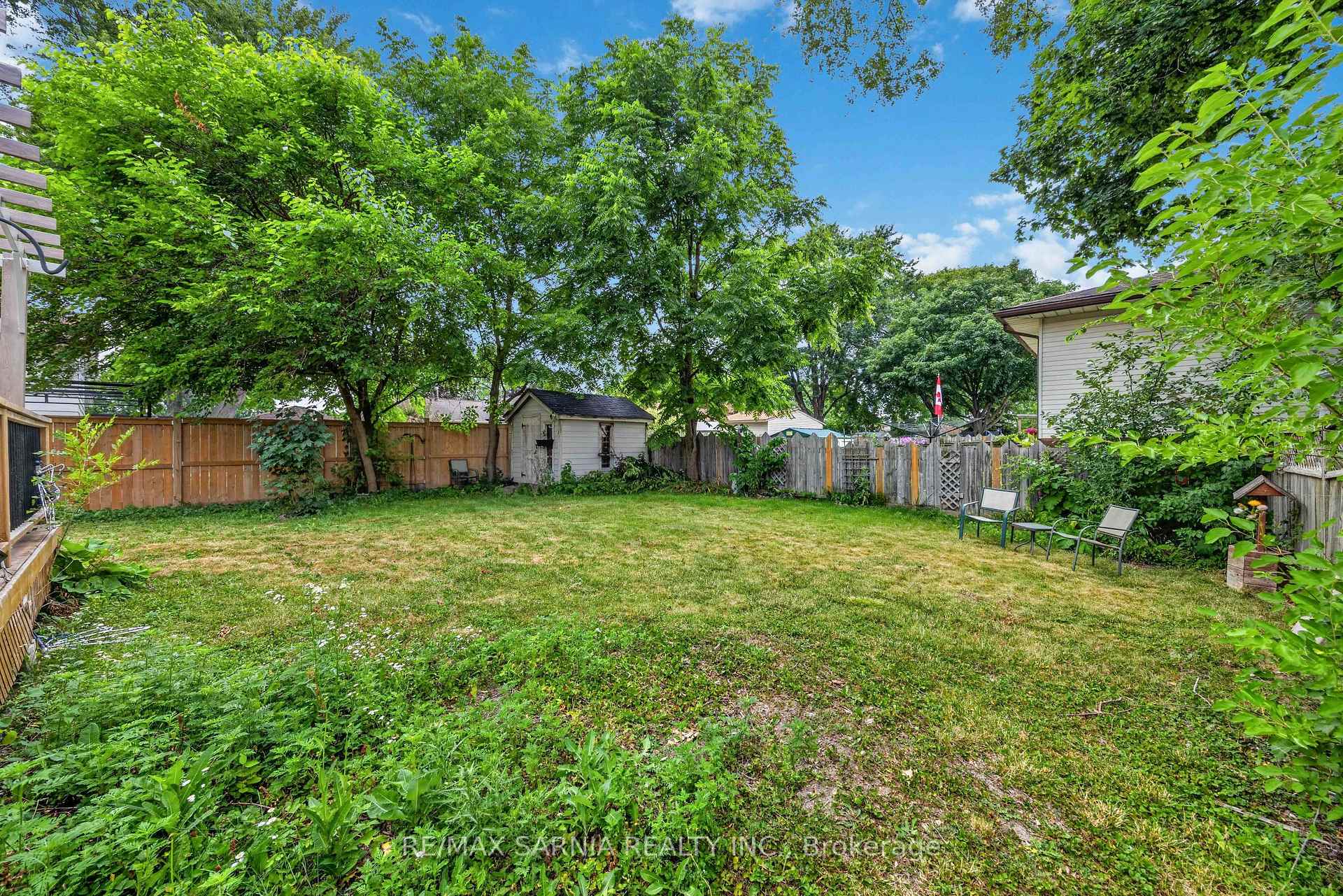 Photo 36 of 70 Turner Drive, Sarnia — HOMEH