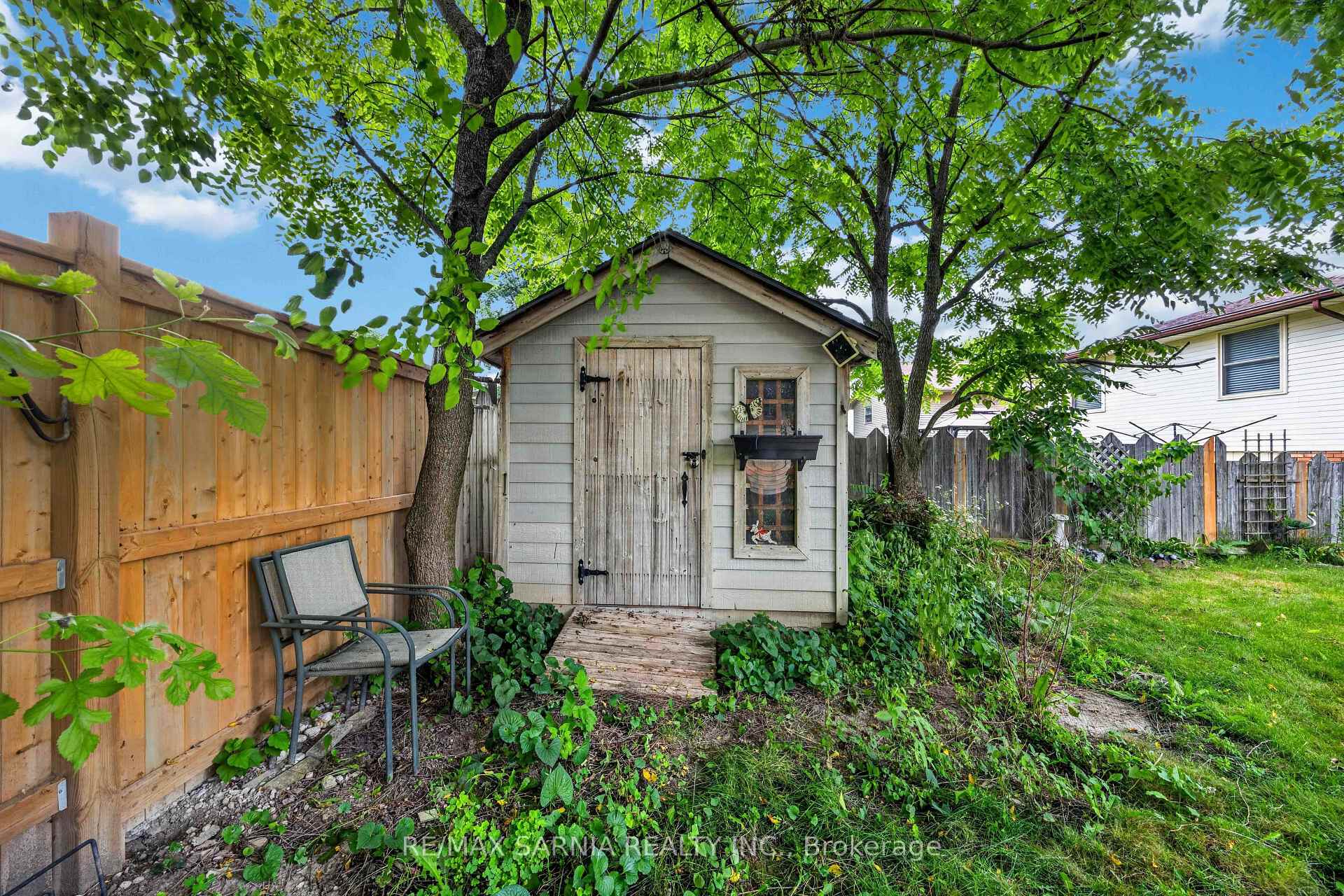Photo 40 of 70 Turner Drive, Sarnia — HOMEH