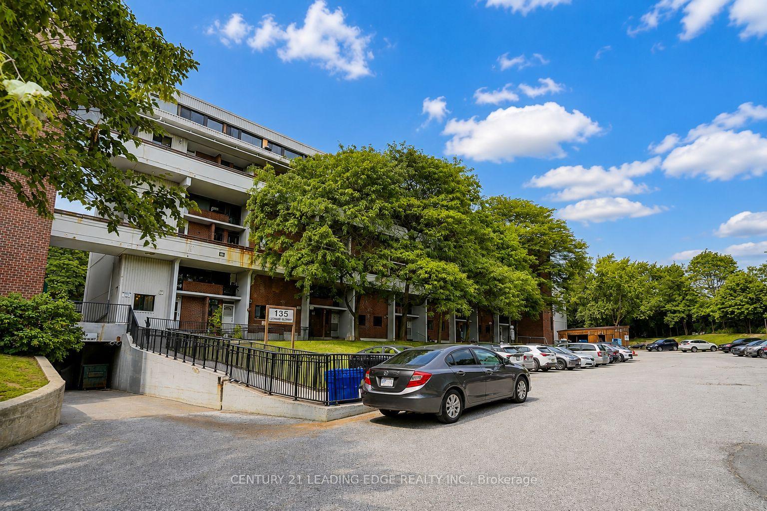 Photo 2 of Unit 207, 135 Leeward Glenway, Toronto, Flemingdon Park — HOMEH
