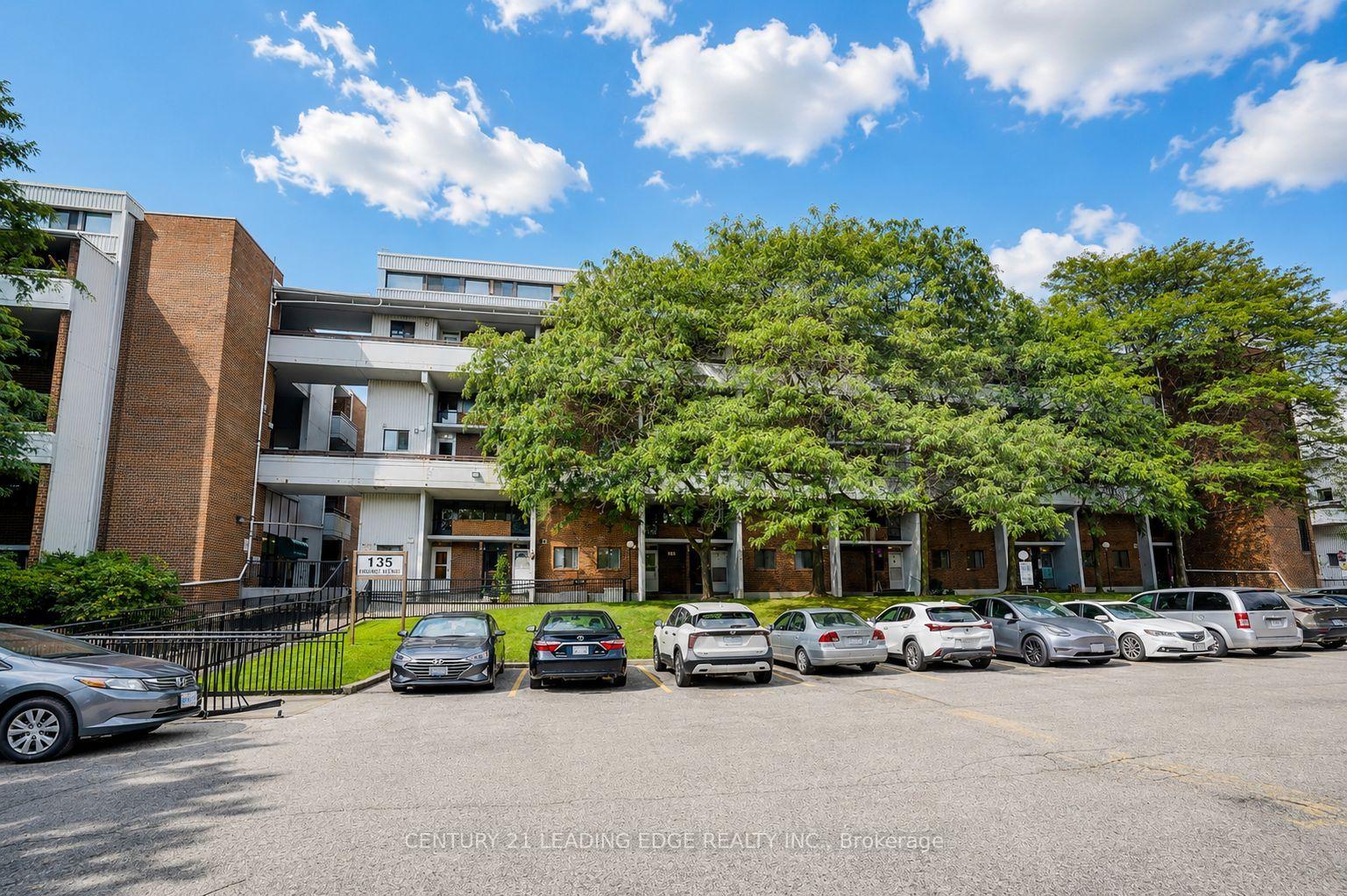 Photo 3 of Unit 207, 135 Leeward Glenway, Toronto, Flemingdon Park — HOMEH