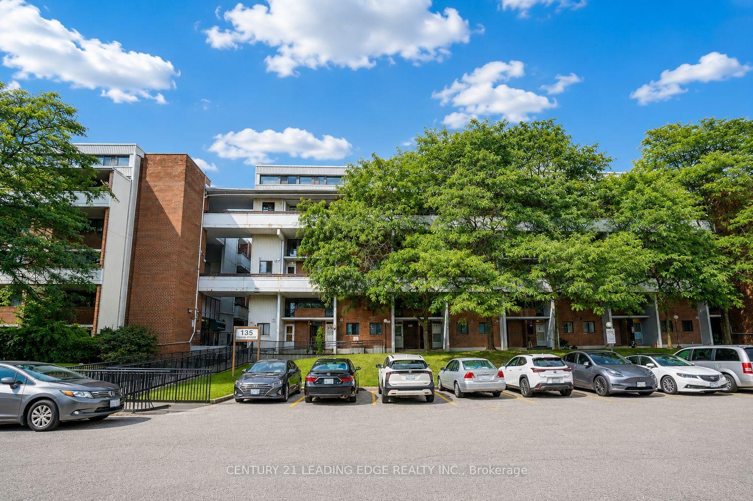 Photo 4 of Unit 207, 135 Leeward Glenway, Toronto, Flemingdon Park — HOMEH