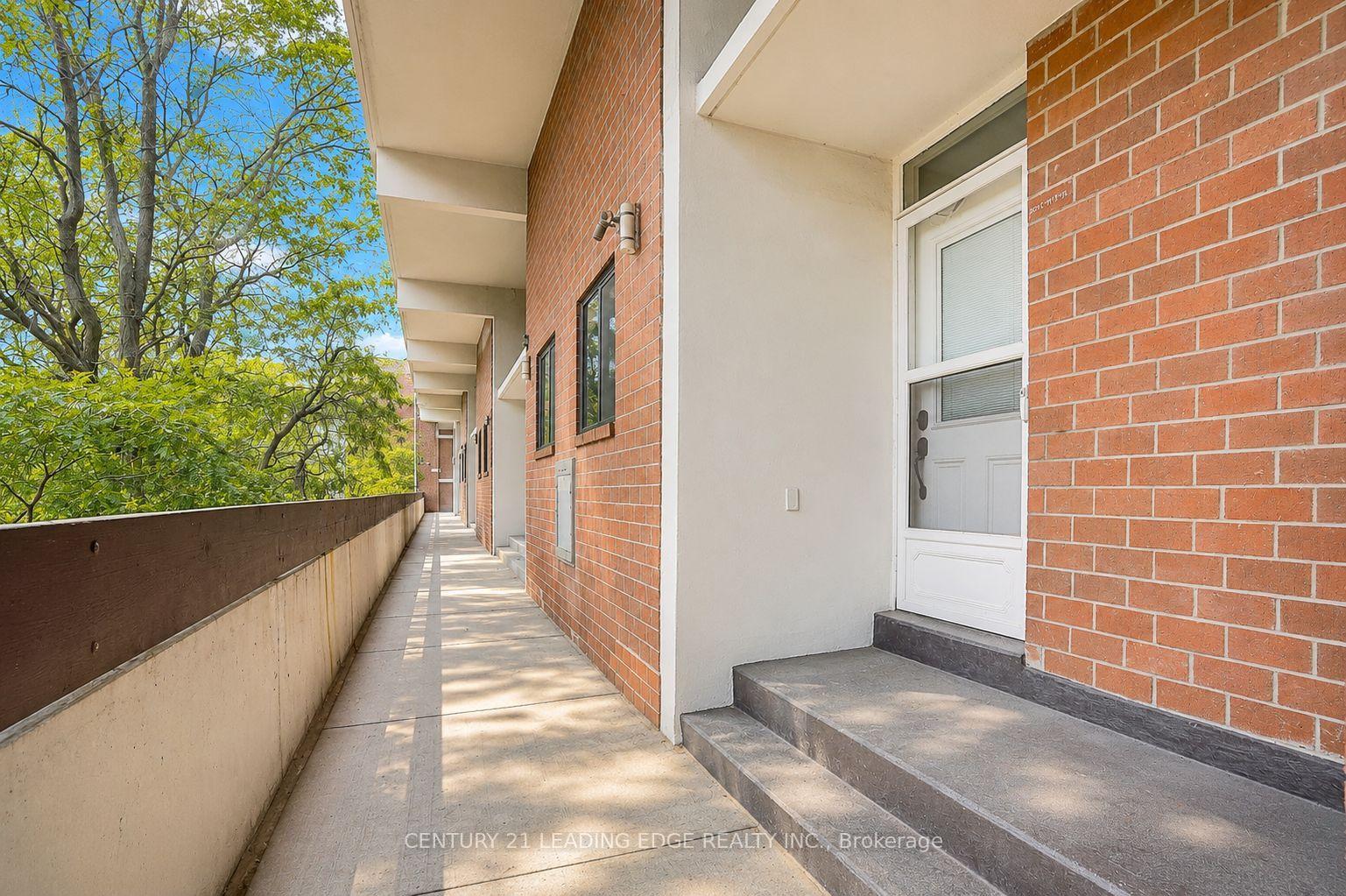 Photo 8 of Unit 207, 135 Leeward Glenway, Toronto, Flemingdon Park — HOMEH