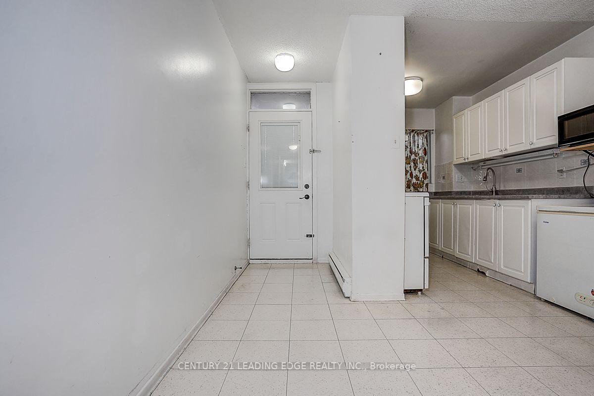 Photo 12 of Unit 207, 135 Leeward Glenway, Toronto, Flemingdon Park — HOMEH