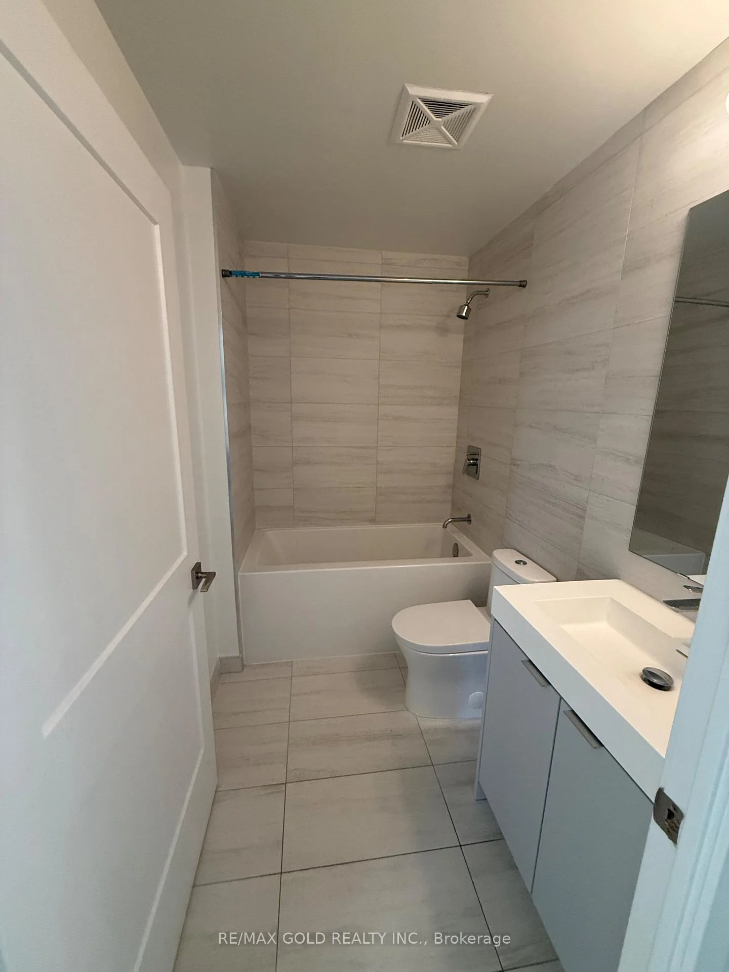 Photo 9 of 474 Caldari Road, Vaughan, Concord — HOMEH