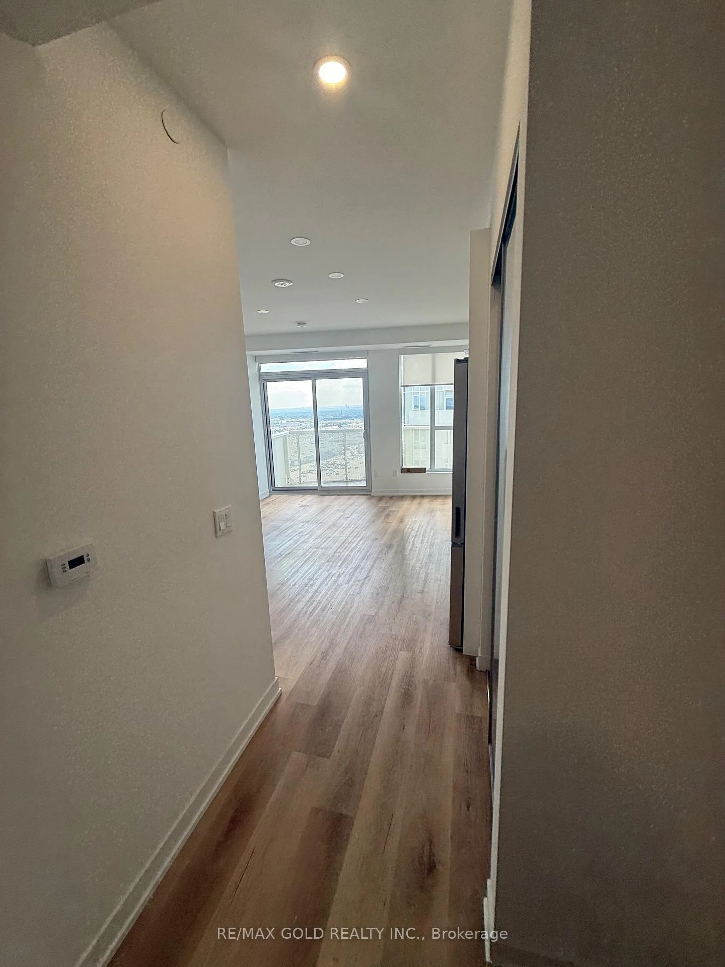 Photo 13 of 474 Caldari Road, Vaughan, Concord — HOMEH