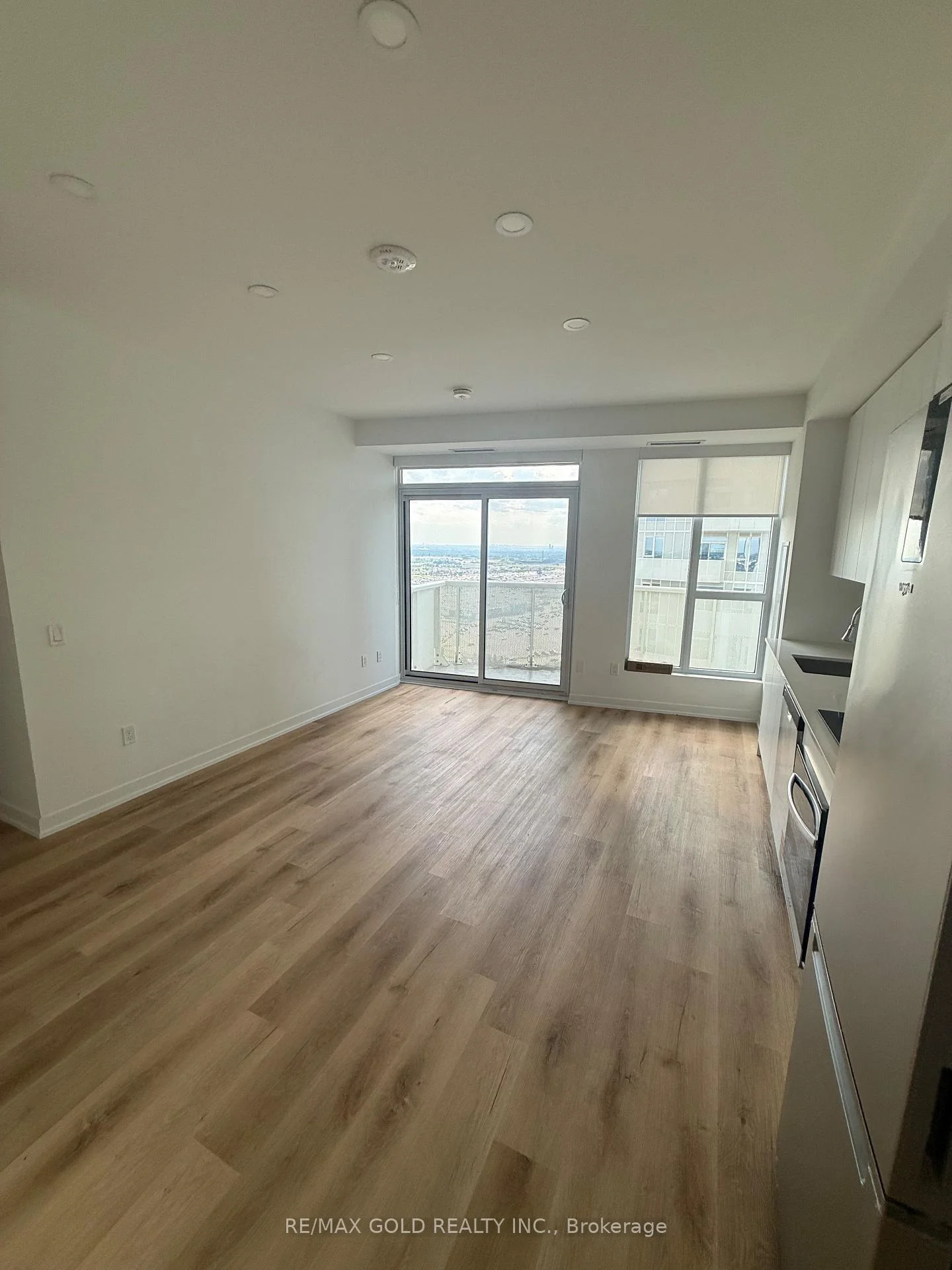 Photo 15 of 474 Caldari Road, Vaughan, Concord — HOMEH