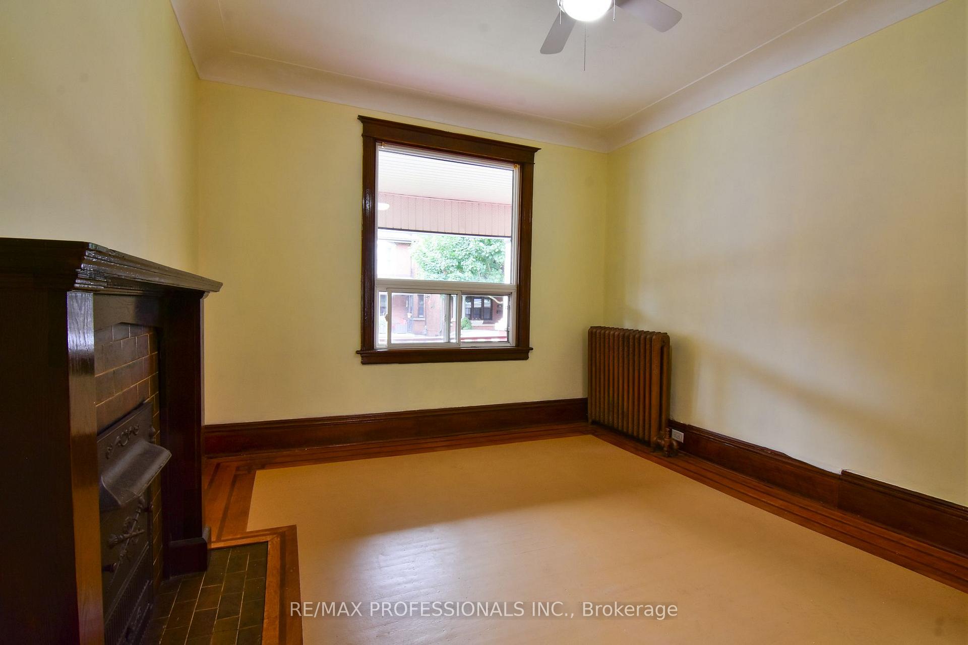 Photo 3 of 49 Spadina Avenue, Hamilton, Stipley — HOMEH