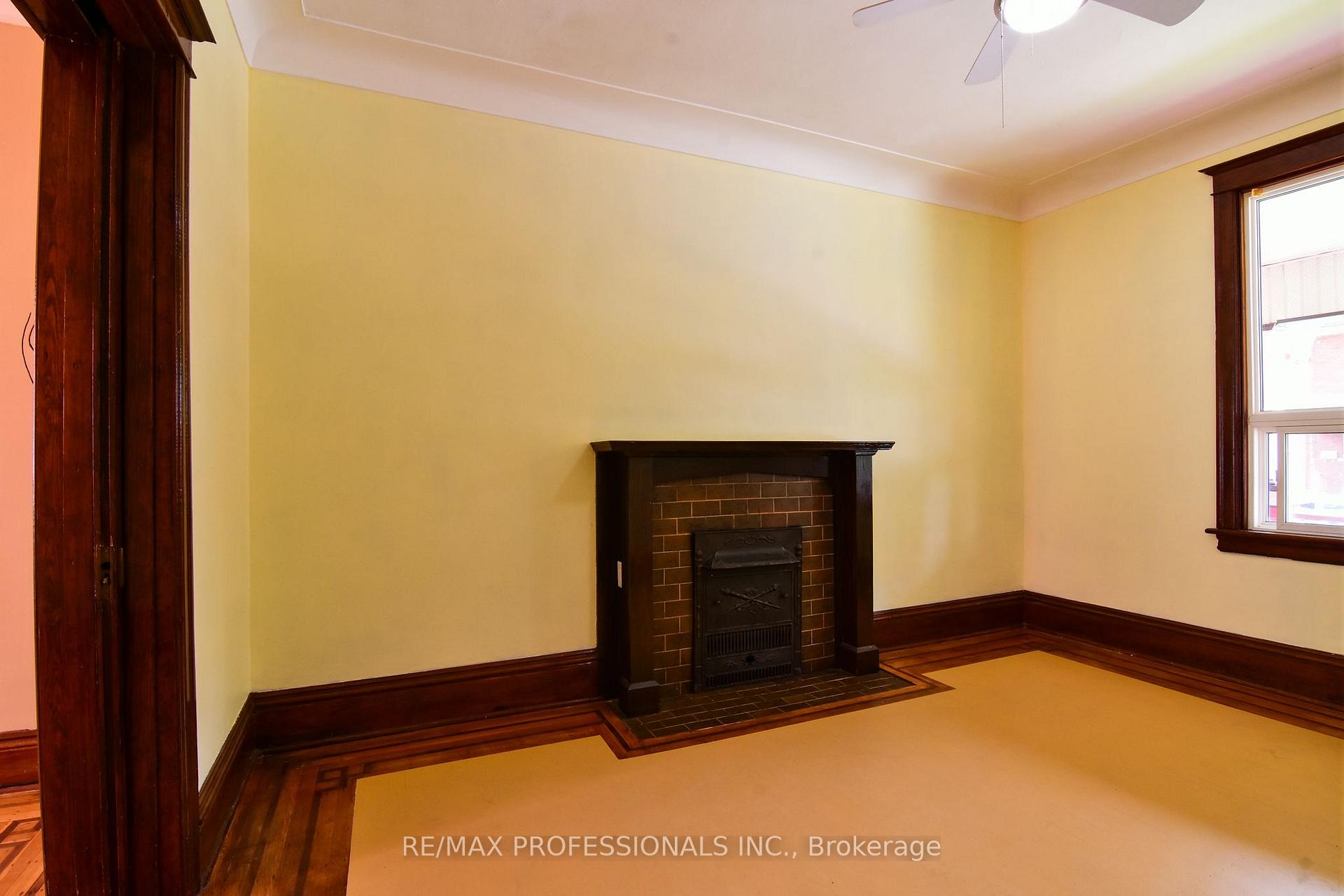 Photo 4 of 49 Spadina Avenue, Hamilton, Stipley — HOMEH