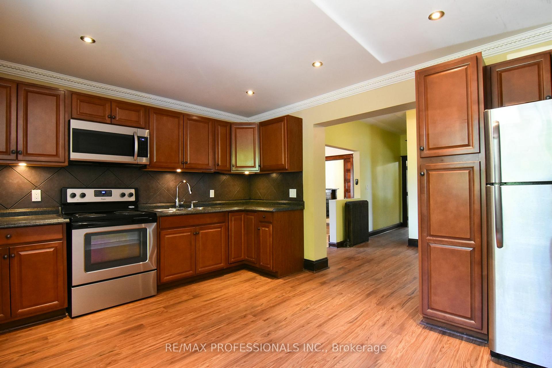 Photo 6 of 49 Spadina Avenue, Hamilton, Stipley — HOMEH