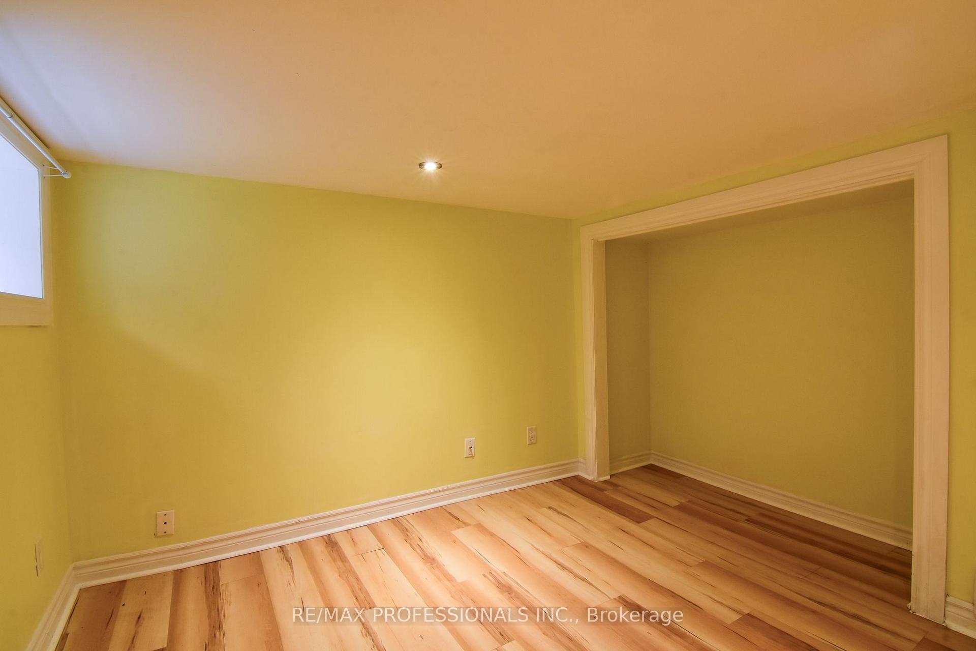 Photo 9 of 49 Spadina Avenue, Hamilton, Stipley — HOMEH