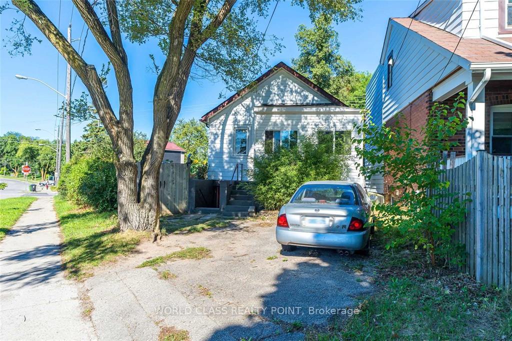 Photo 1 of 1 Mcintosh Street, Scarborough, Birchcliffe-Cliffside — HOMEH