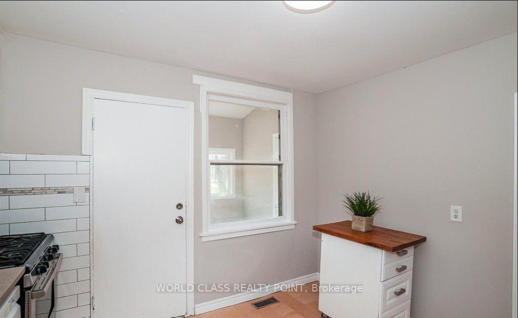 Photo 13 of 1 Mcintosh Street, Scarborough, Birchcliffe-Cliffside — HOMEH