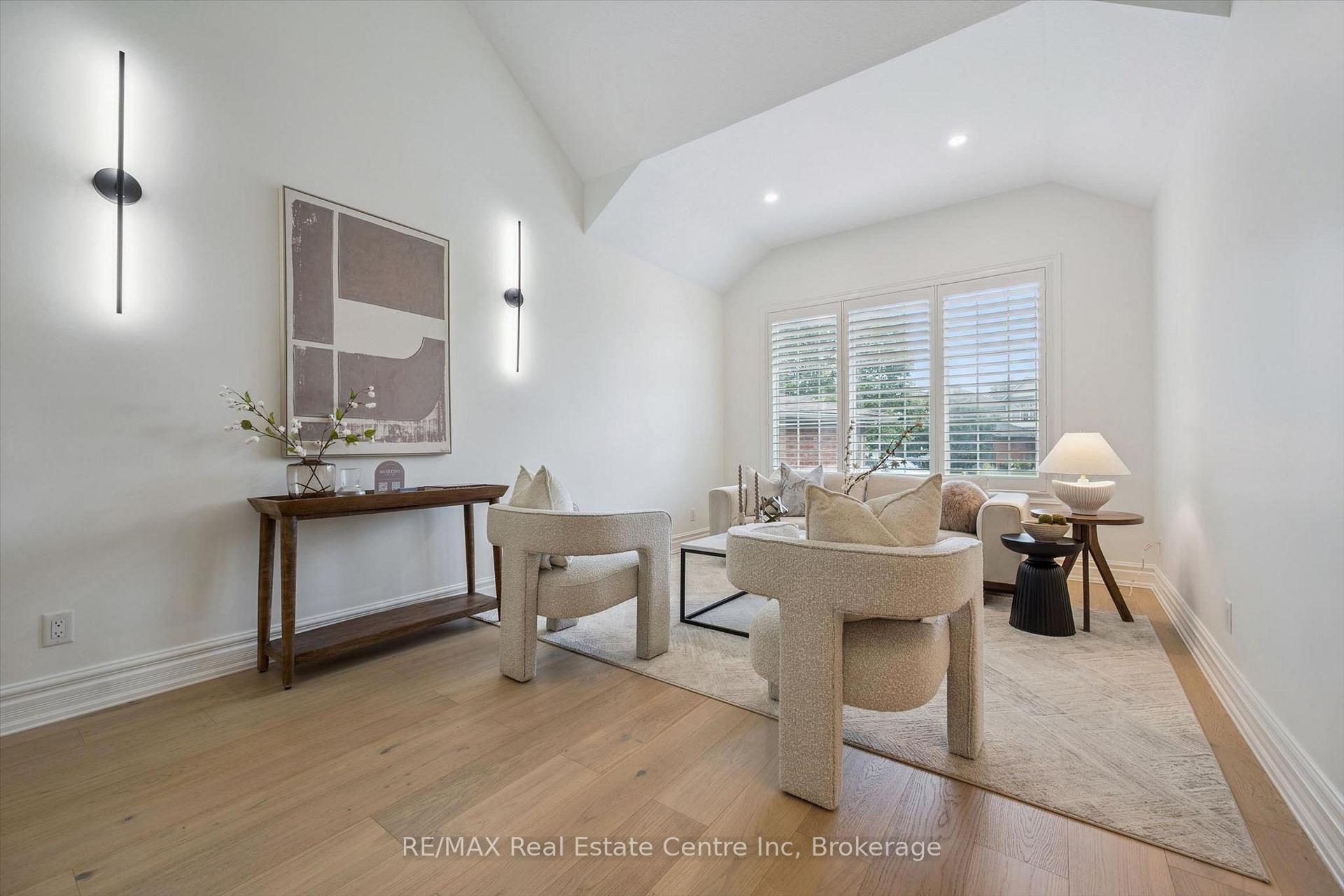 Photo 4 of 34 Whetstone Crescent, Guelph, Pineridge/Westminster Woods — HOMEH