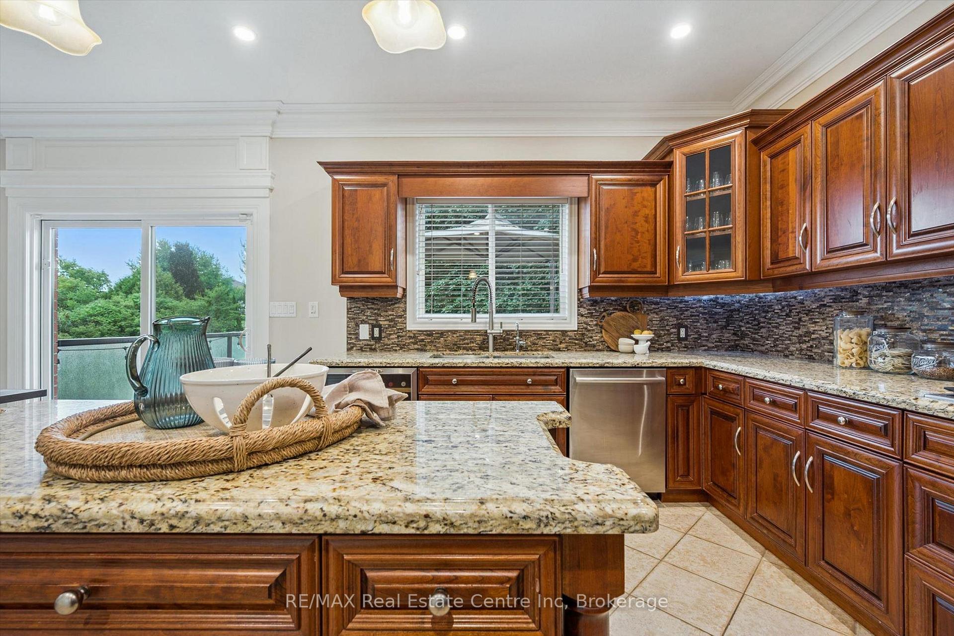 Photo 17 of 34 Whetstone Crescent, Guelph, Pineridge/Westminster Woods — HOMEH