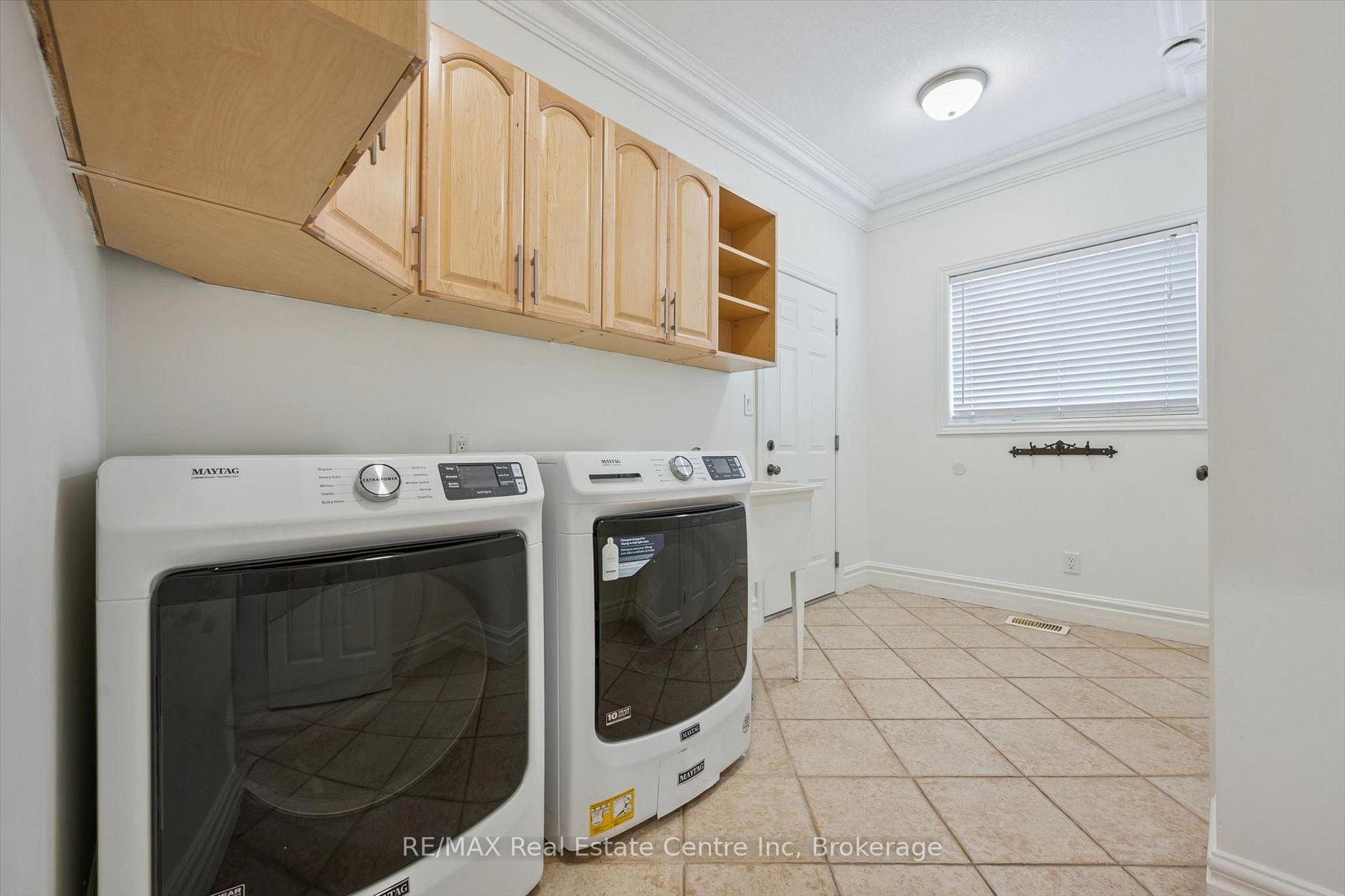 Photo 20 of 34 Whetstone Crescent, Guelph, Pineridge/Westminster Woods — HOMEH
