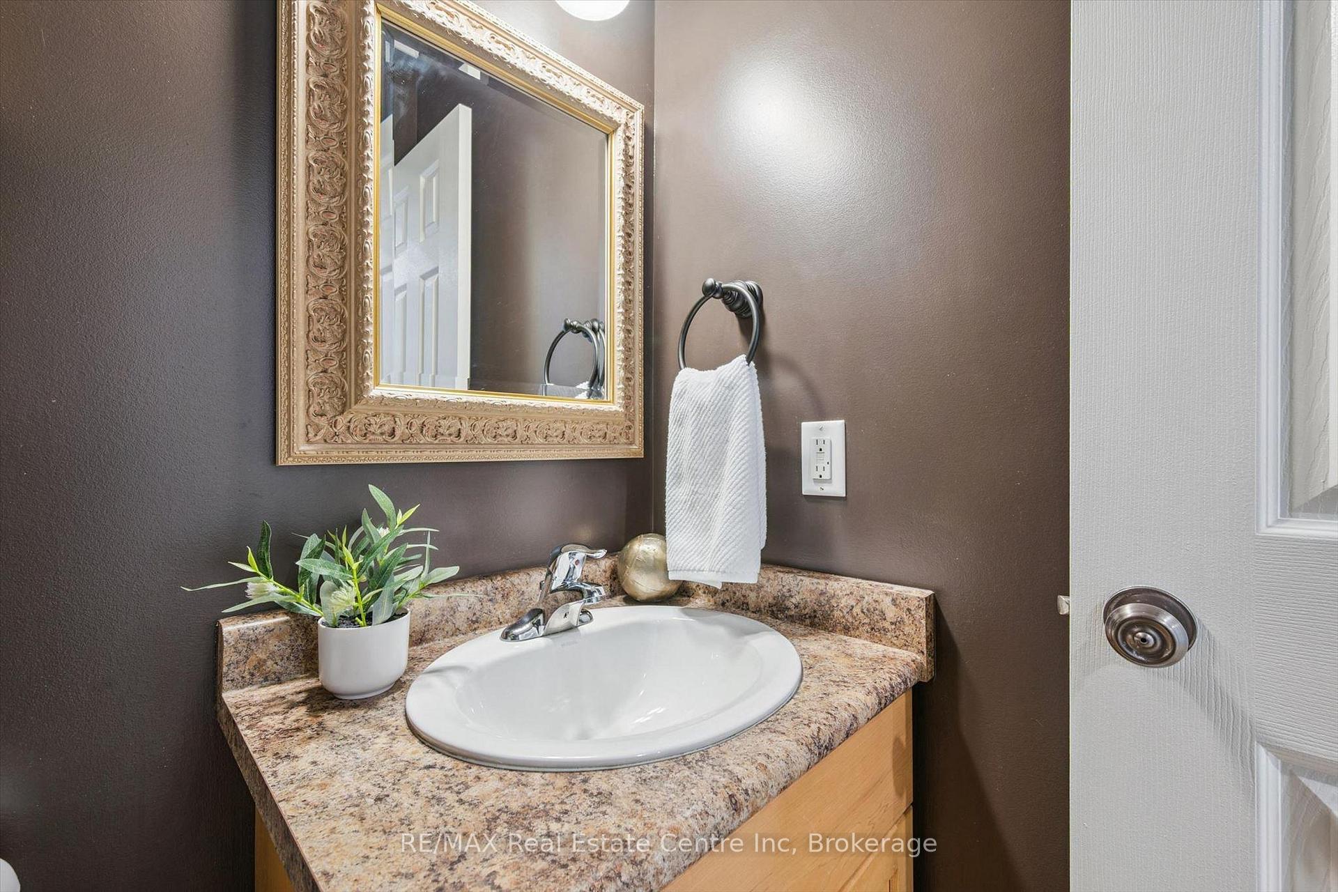 Photo 21 of 34 Whetstone Crescent, Guelph, Pineridge/Westminster Woods — HOMEH