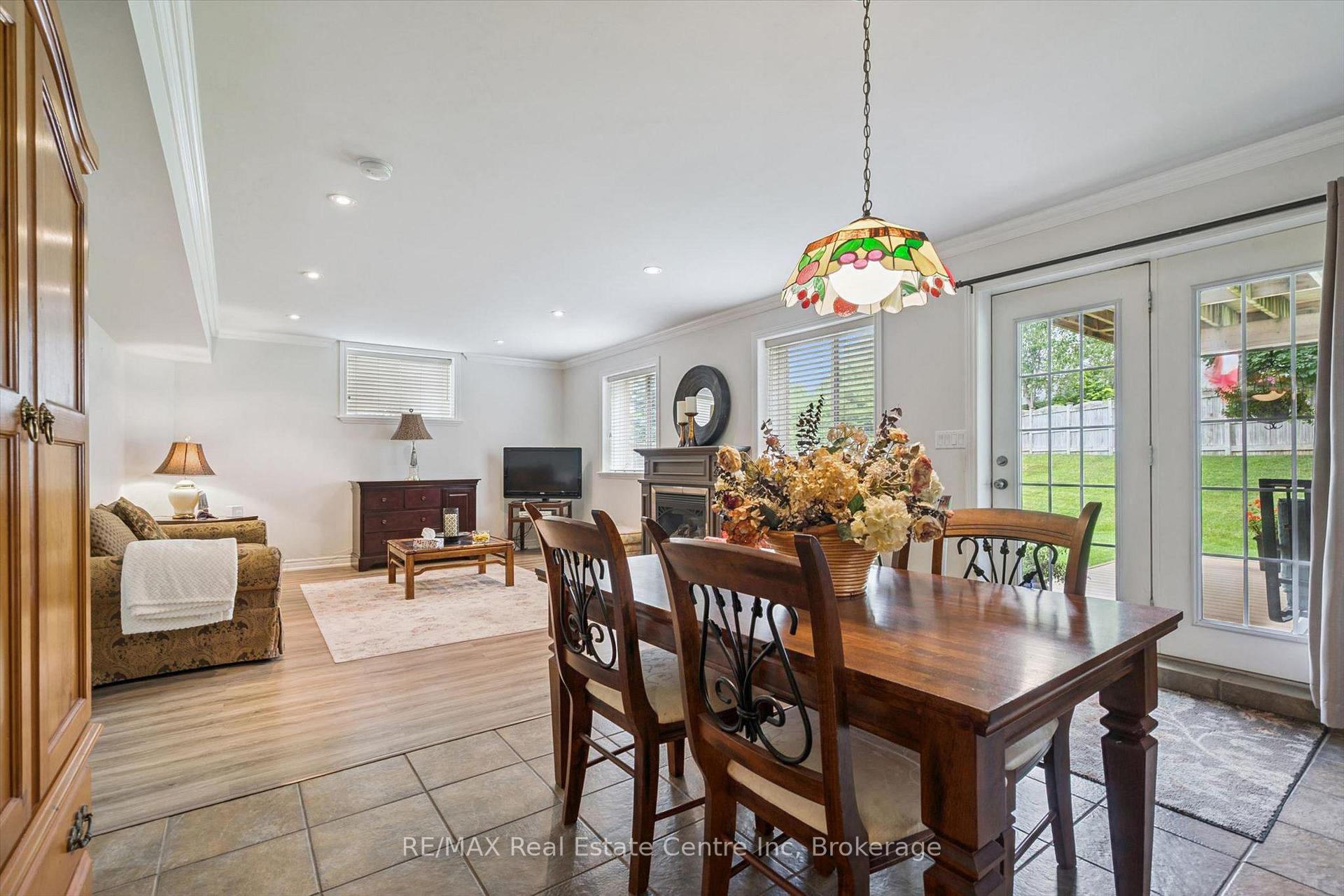 Photo 33 of 34 Whetstone Crescent, Guelph, Pineridge/Westminster Woods — HOMEH